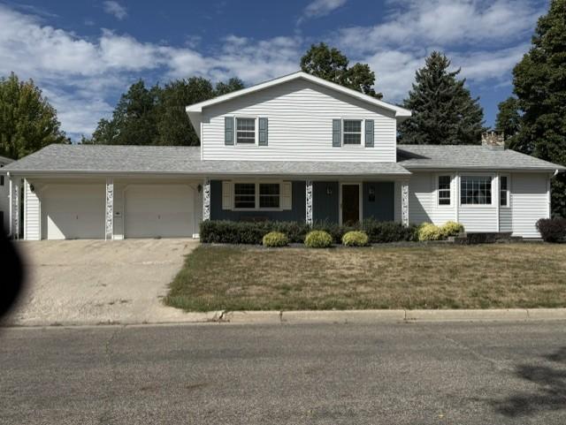 1970 single family home for sale at 223 14th Street N in Breckenridge, MN — 4 bed, 2 bath