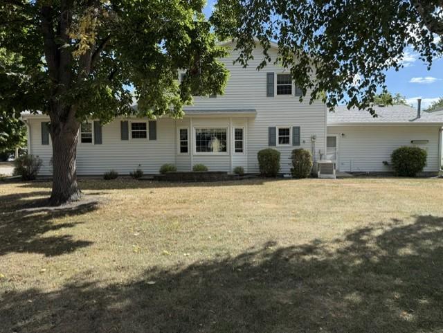 1970 single family home for sale at 223 14th Street N in Breckenridge, MN — 4 bed, 2 bath (photo 2 of 20)