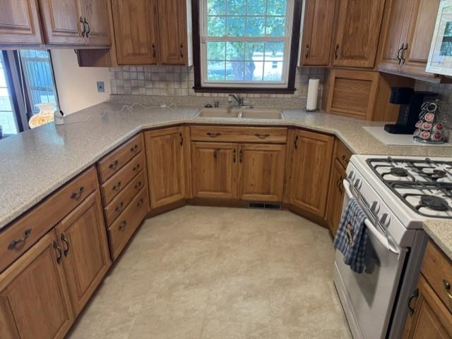1970 single family home for sale at 223 14th Street N in Breckenridge, MN — 4 bed, 2 bath (photo 12 of 20)