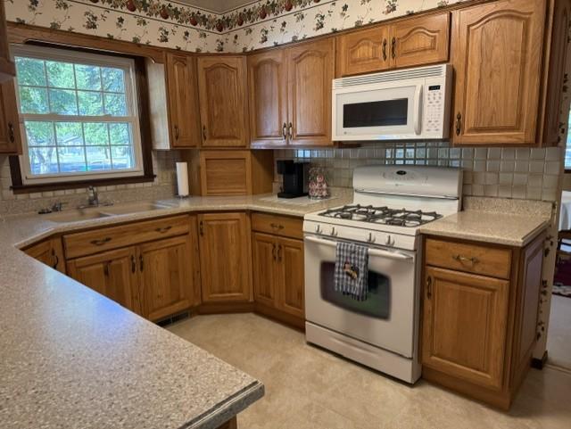 1970 single family home for sale at 223 14th Street N in Breckenridge, MN — 4 bed, 2 bath (photo 16 of 20)