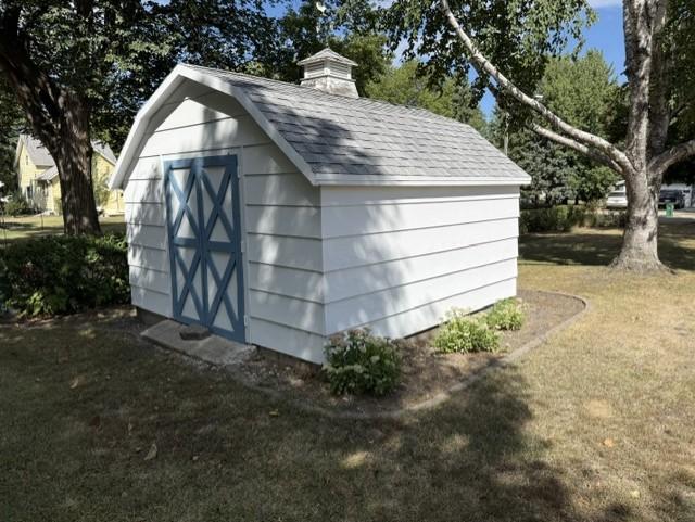 1970 single family home for sale at 223 14th Street N in Breckenridge, MN — 4 bed, 2 bath (photo 3 of 20)
