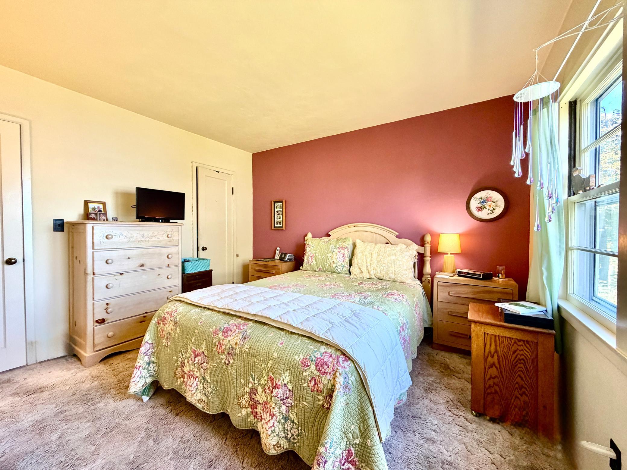 1949 single family home for sale at 2001 S Lake Irving Drive SW in Bemidji, MN — 2 bed, 1 bath (photo 21 of 68)