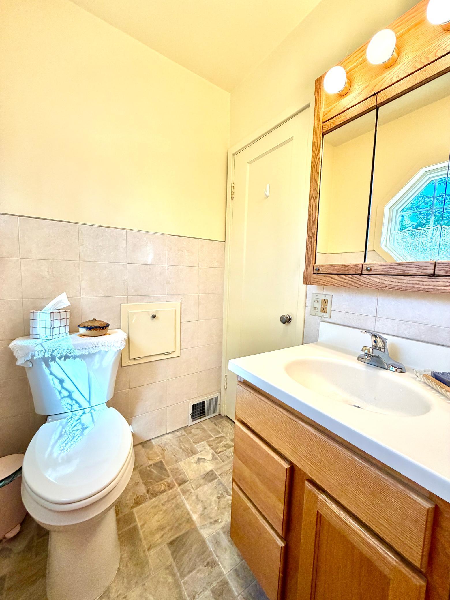 1949 single family home for sale at 2001 S Lake Irving Drive SW in Bemidji, MN — 2 bed, 1 bath (photo 27 of 68)