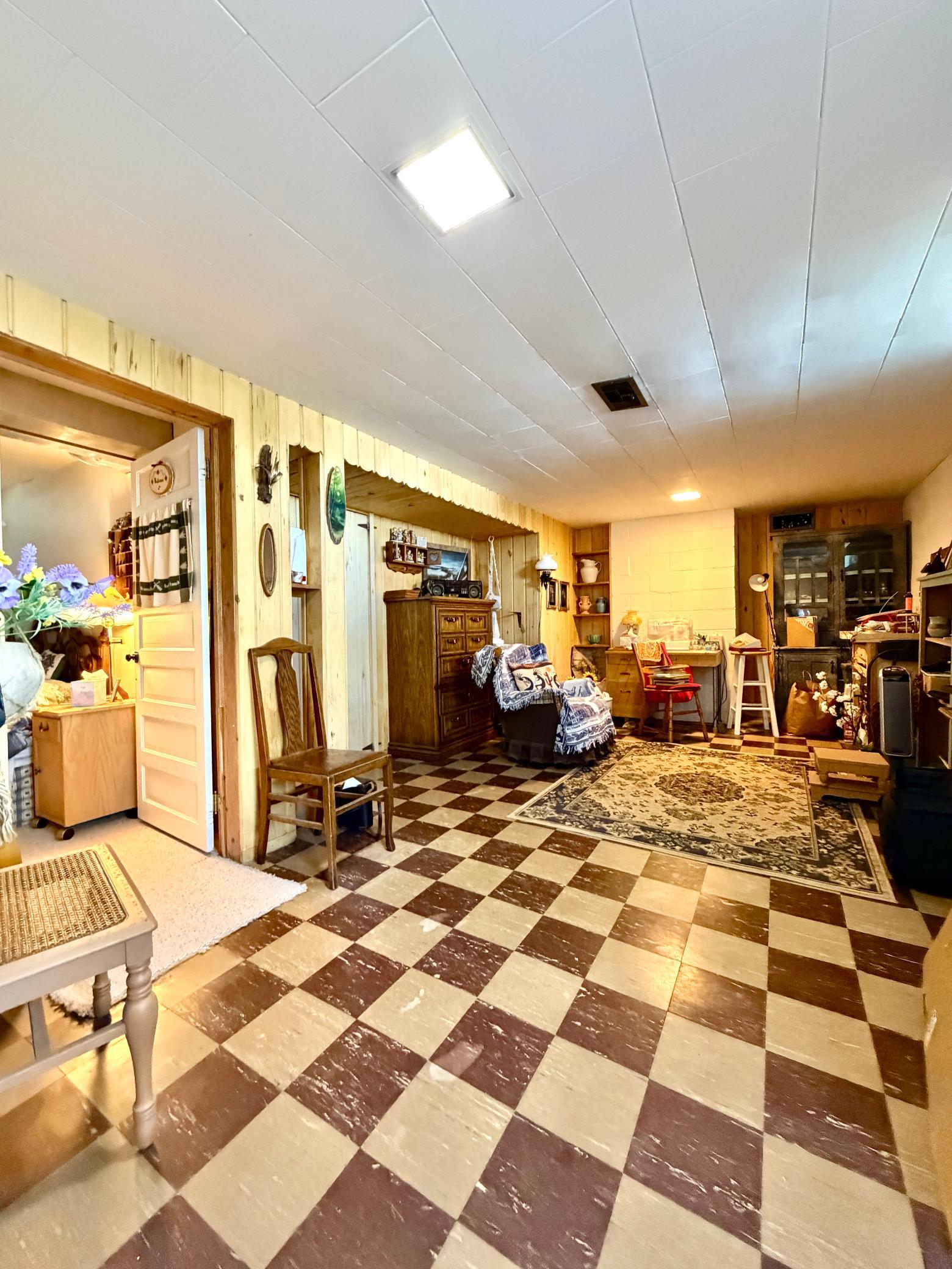 1949 single family home for sale at 2001 S Lake Irving Drive SW in Bemidji, MN — 2 bed, 1 bath (photo 30 of 68)