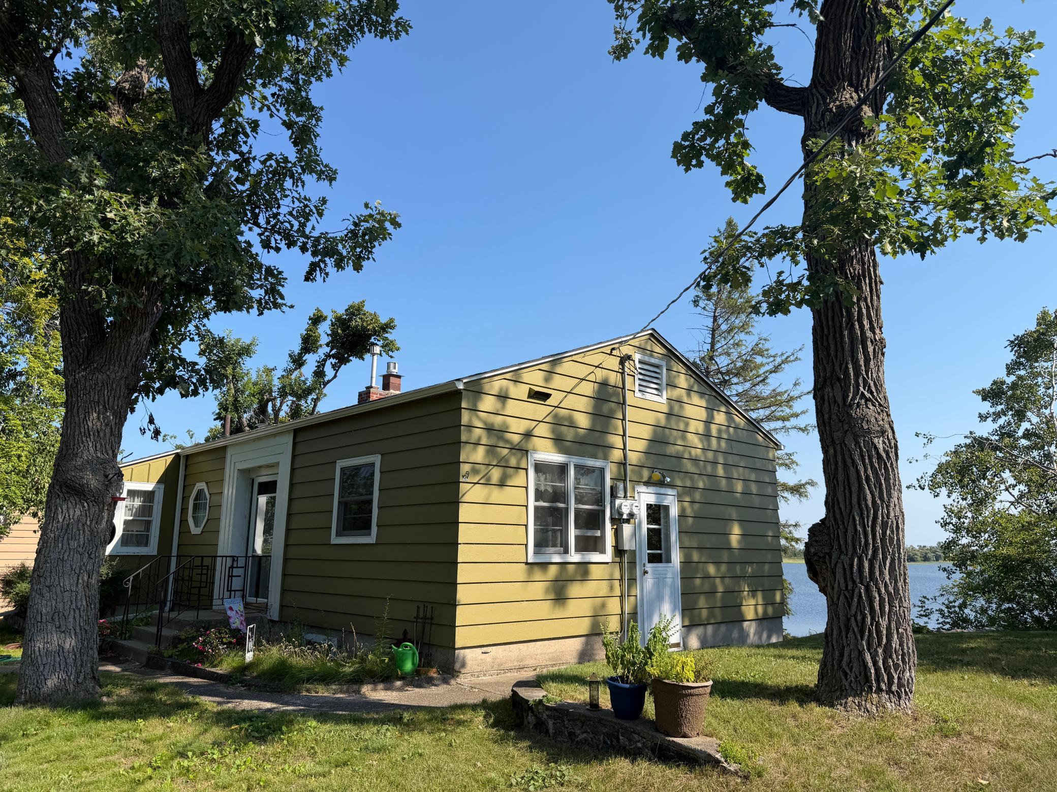 1949 single family home for sale at 2001 S Lake Irving Drive SW in Bemidji, MN — 2 bed, 1 bath (photo 66 of 68)