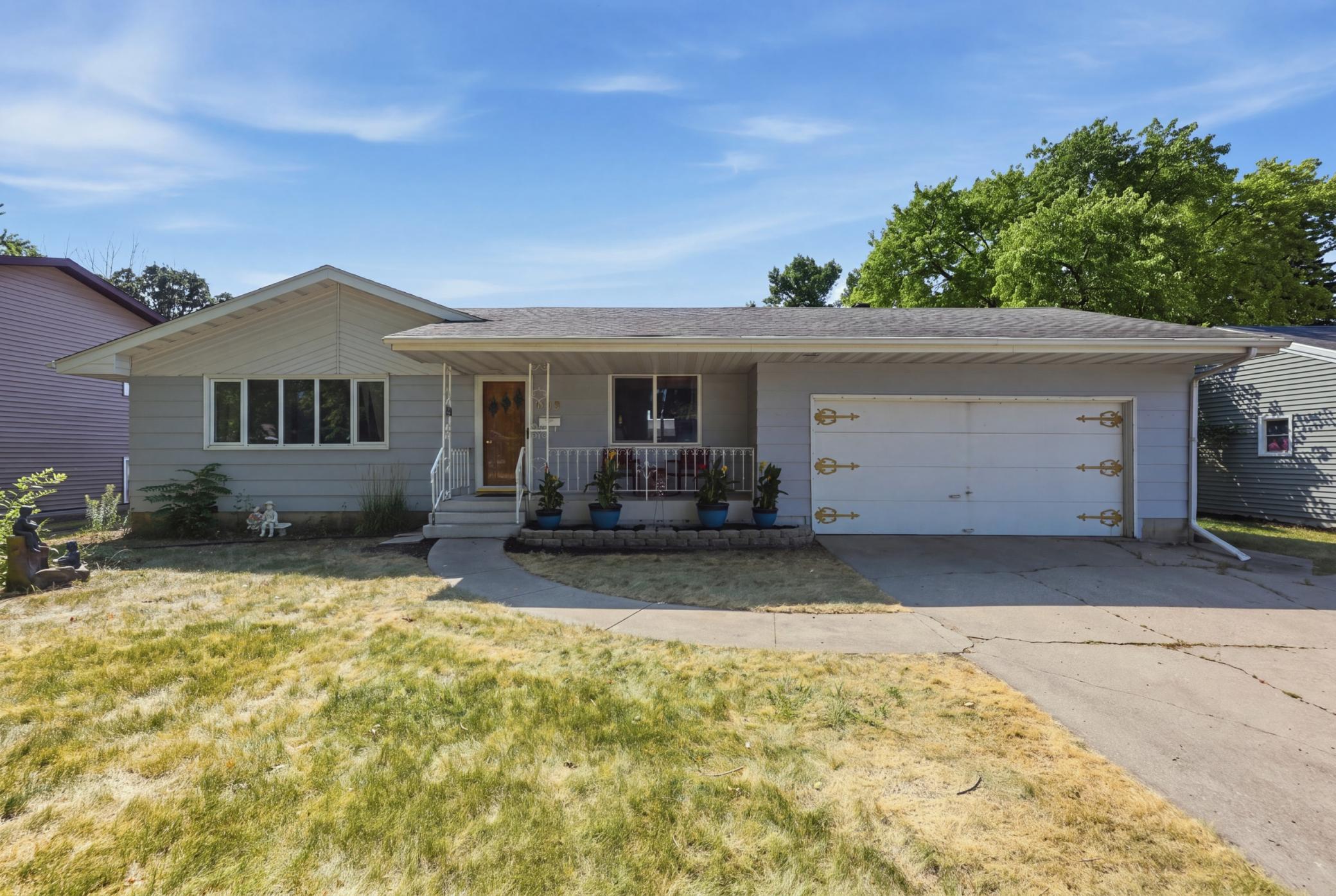 1968 single family home for sale at 1119 9th Street N in Moorhead, MN — 4 bed, 2 bath
