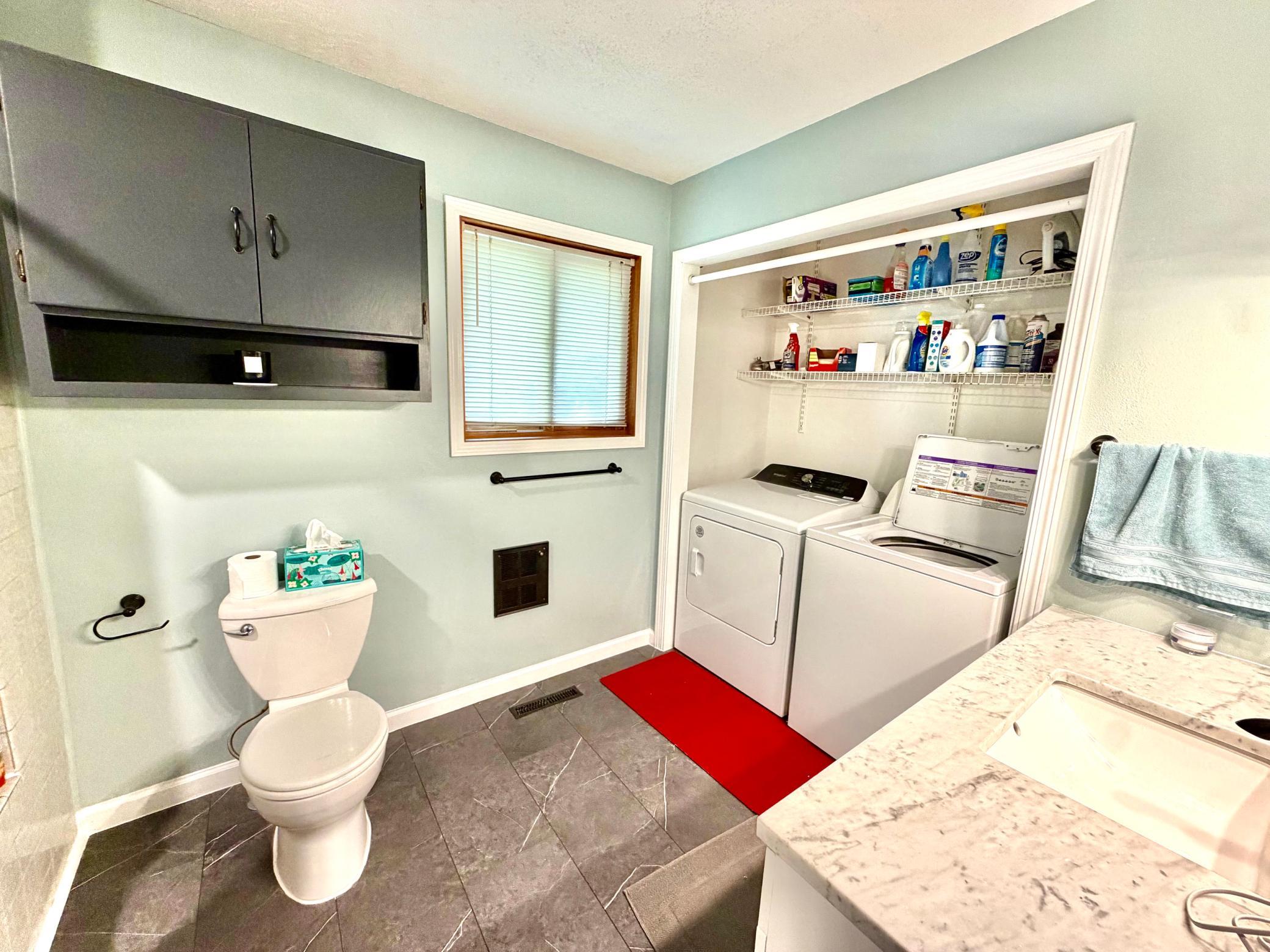 1993 single family home for sale at 313 10th Avenue NE in Roseau, MN — 3 bed, 1 bath (photo 12 of 13)