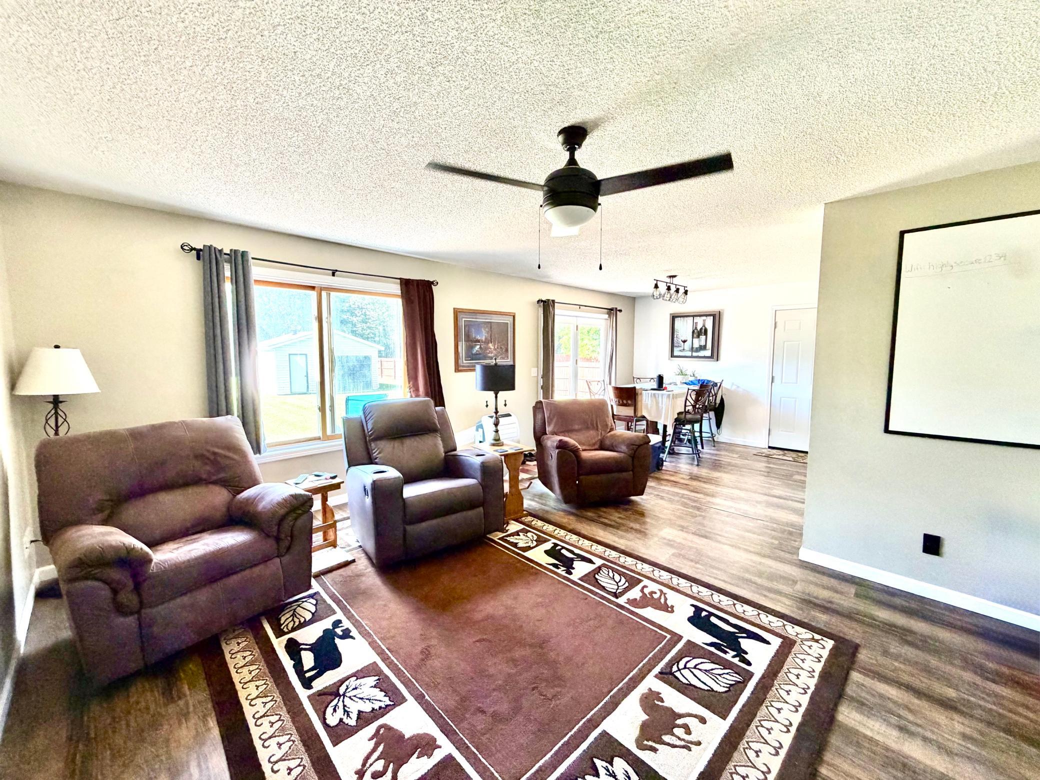 1993 single family home for sale at 313 10th Avenue NE in Roseau, MN — 3 bed, 1 bath (photo 9 of 13)