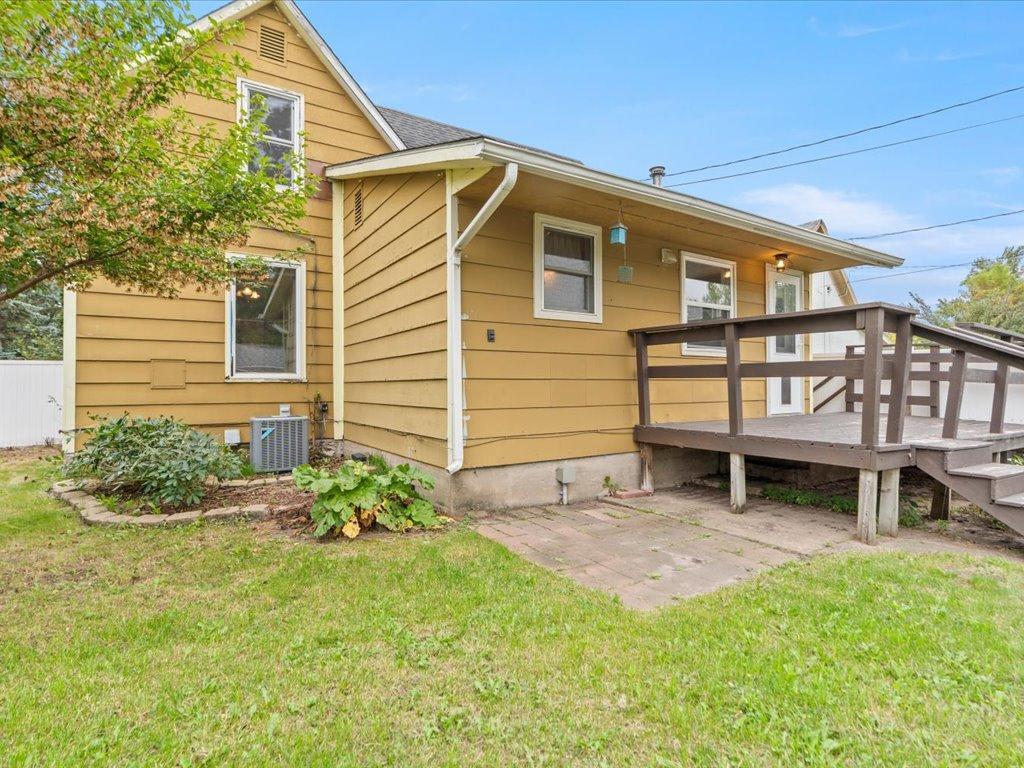 1940 single family home for sale at 1505 Pine Street in Brainerd, MN — 4 bed, 2 bath (photo 22 of 29)