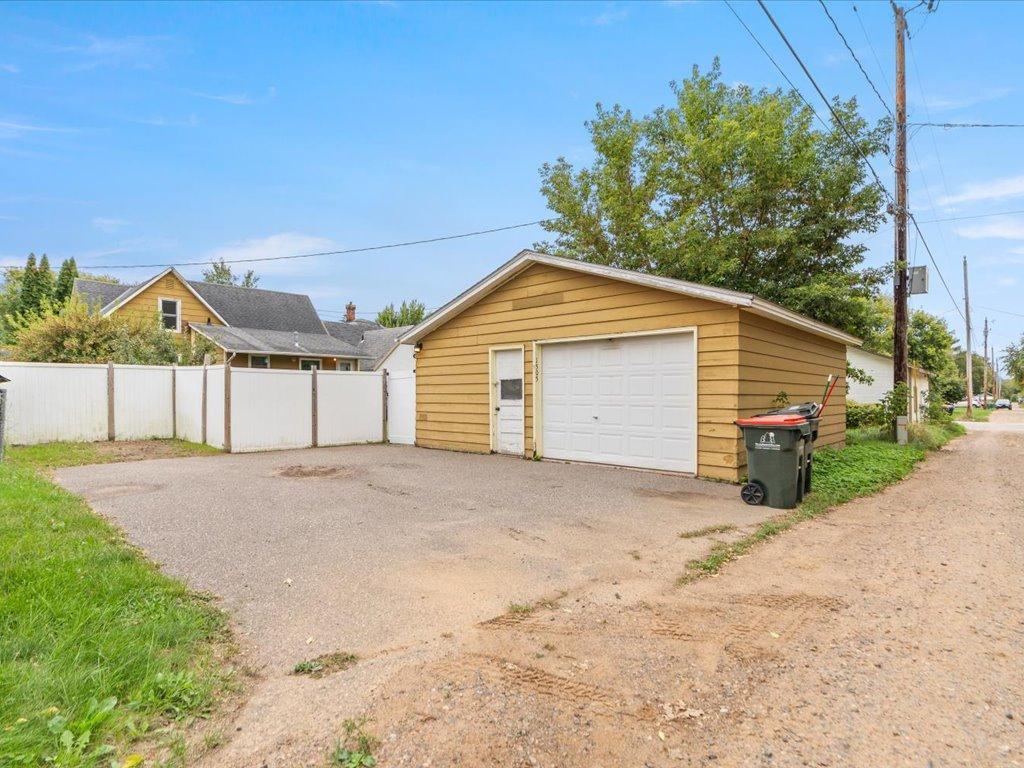 1940 single family home for sale at 1505 Pine Street in Brainerd, MN — 4 bed, 2 bath (photo 24 of 29)