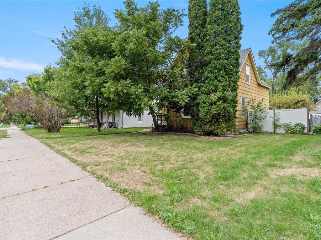 1940 single family home for sale at 1505 Pine Street in Brainerd, MN — 4 bed, 2 bath (photo 27 of 29)