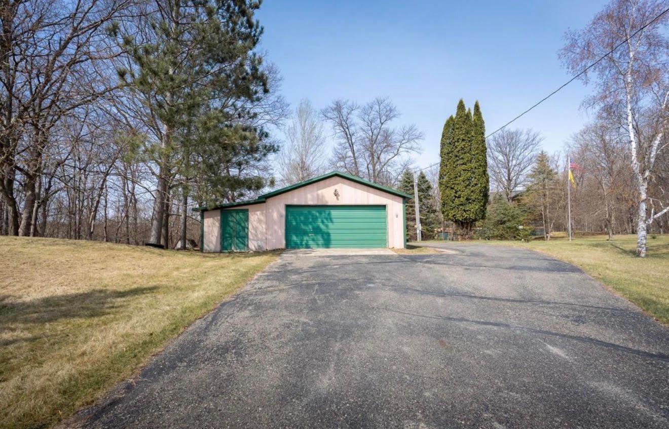 2002 single family home for sale at 17106 305th Avenue in Detroit Lakes, MN — 3 bed, 3 bath (photo 24 of 26)