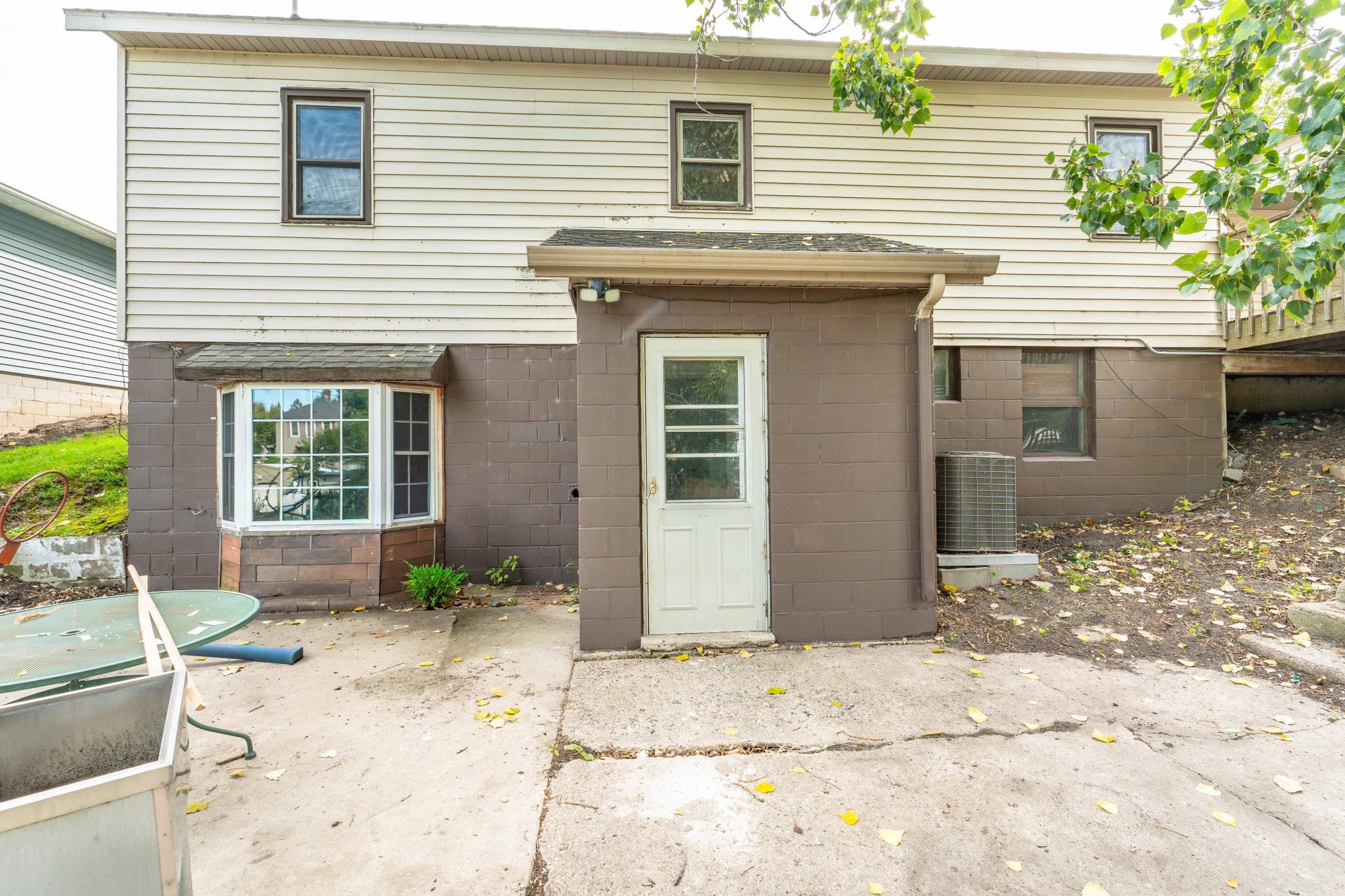 1960 single family home for sale at 408 2nd Street SE in Pelican Rapids, MN — 4 bed, 3 bath (photo 15 of 75)