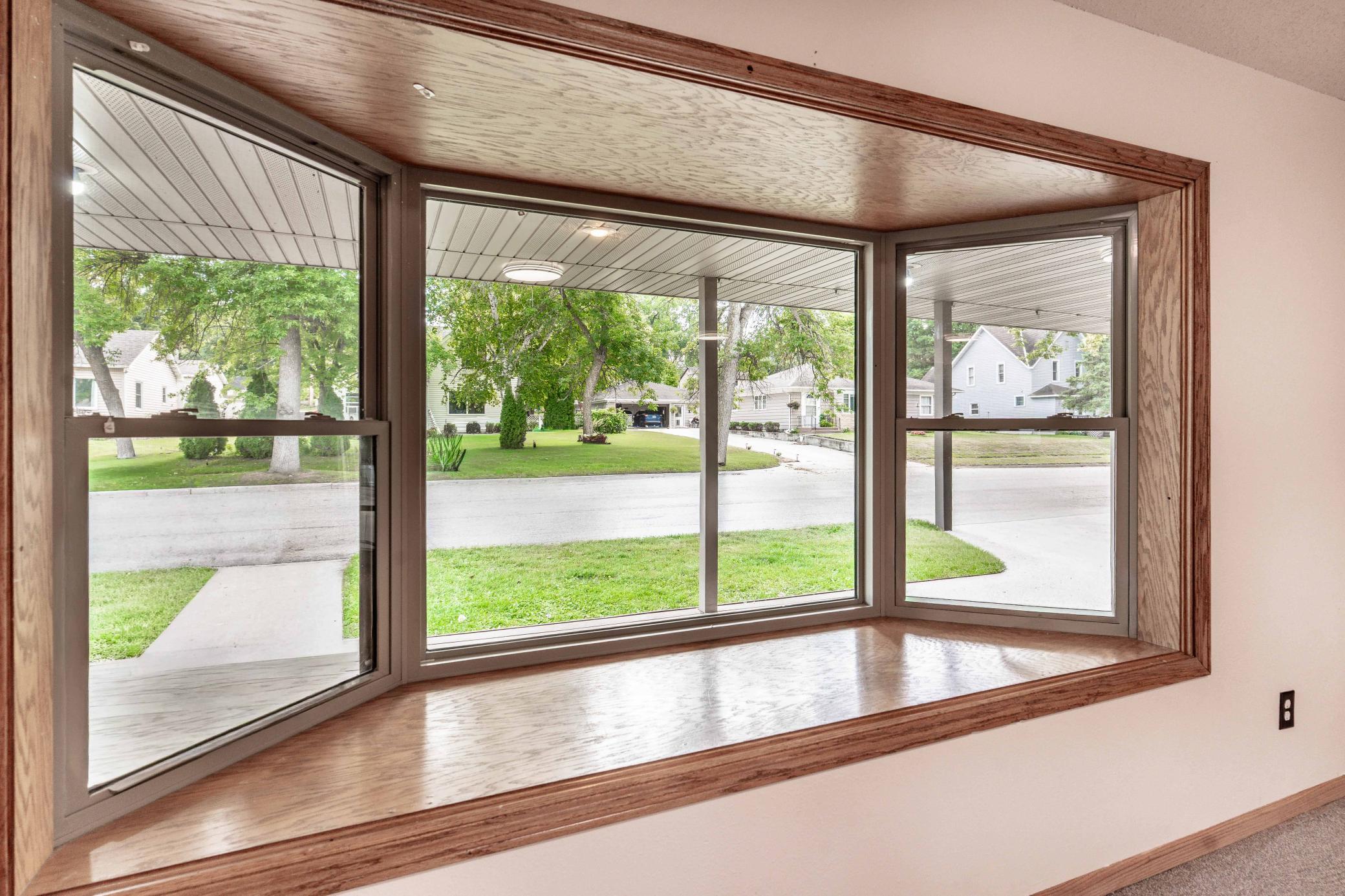 1960 single family home for sale at 408 2nd Street SE in Pelican Rapids, MN — 4 bed, 3 bath (photo 19 of 75)