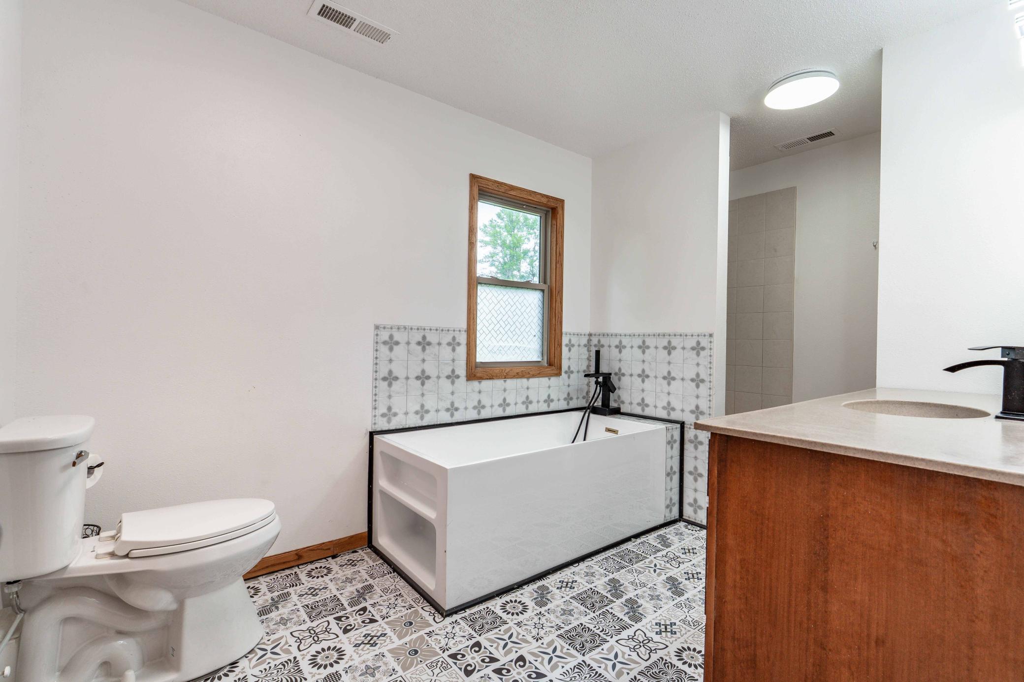 1960 single family home for sale at 408 2nd Street SE in Pelican Rapids, MN — 4 bed, 3 bath (photo 26 of 75)