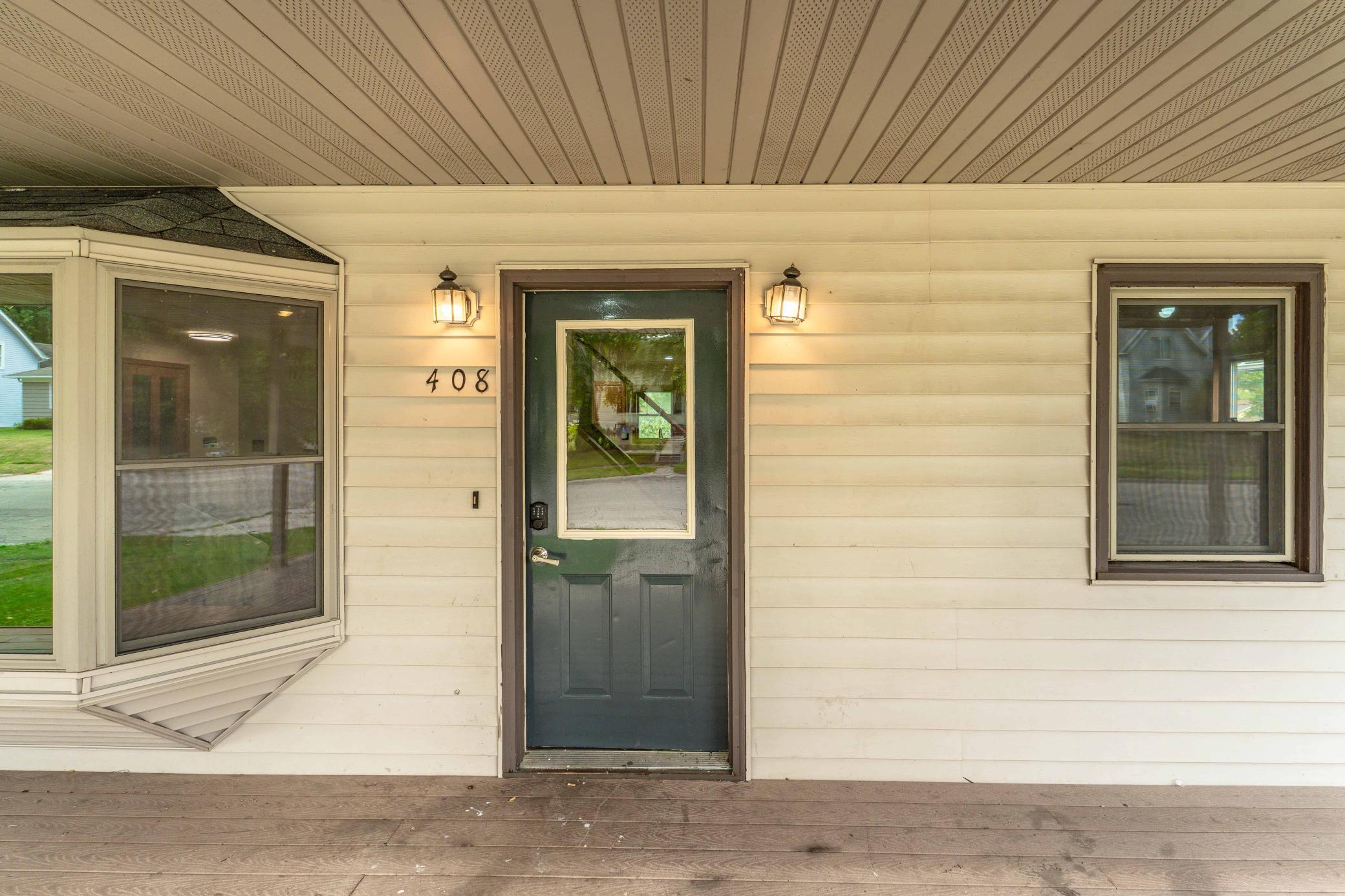 1960 single family home for sale at 408 2nd Street SE in Pelican Rapids, MN — 4 bed, 3 bath (photo 4 of 75)
