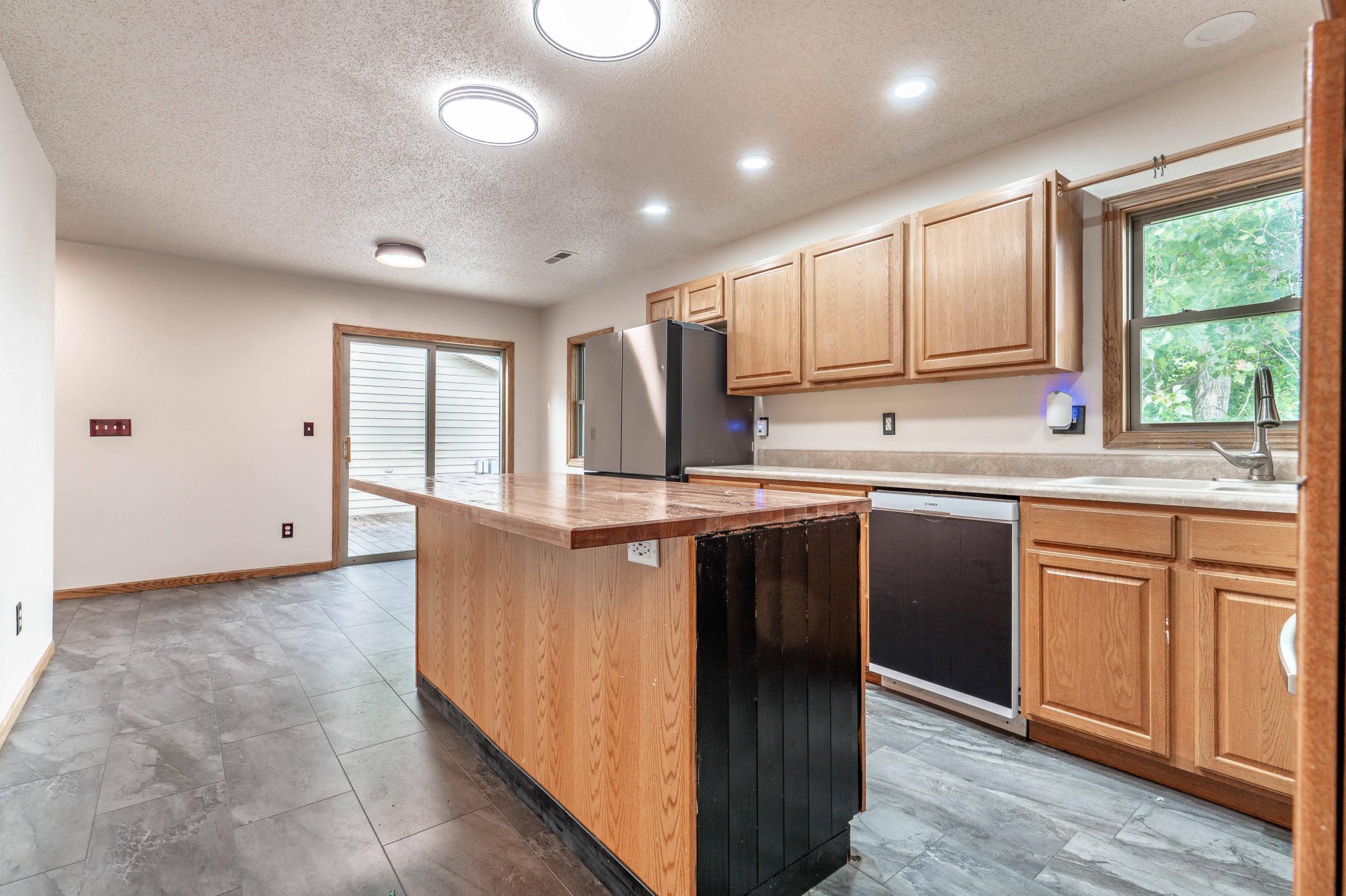 1960 single family home for sale at 408 2nd Street SE in Pelican Rapids, MN — 4 bed, 3 bath (photo 33 of 75)