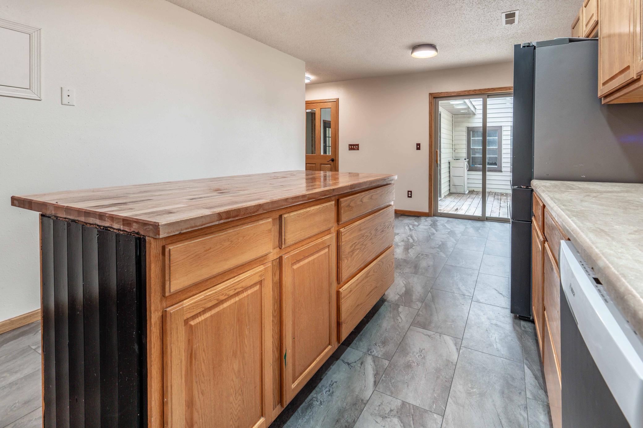 1960 single family home for sale at 408 2nd Street SE in Pelican Rapids, MN — 4 bed, 3 bath (photo 35 of 75)