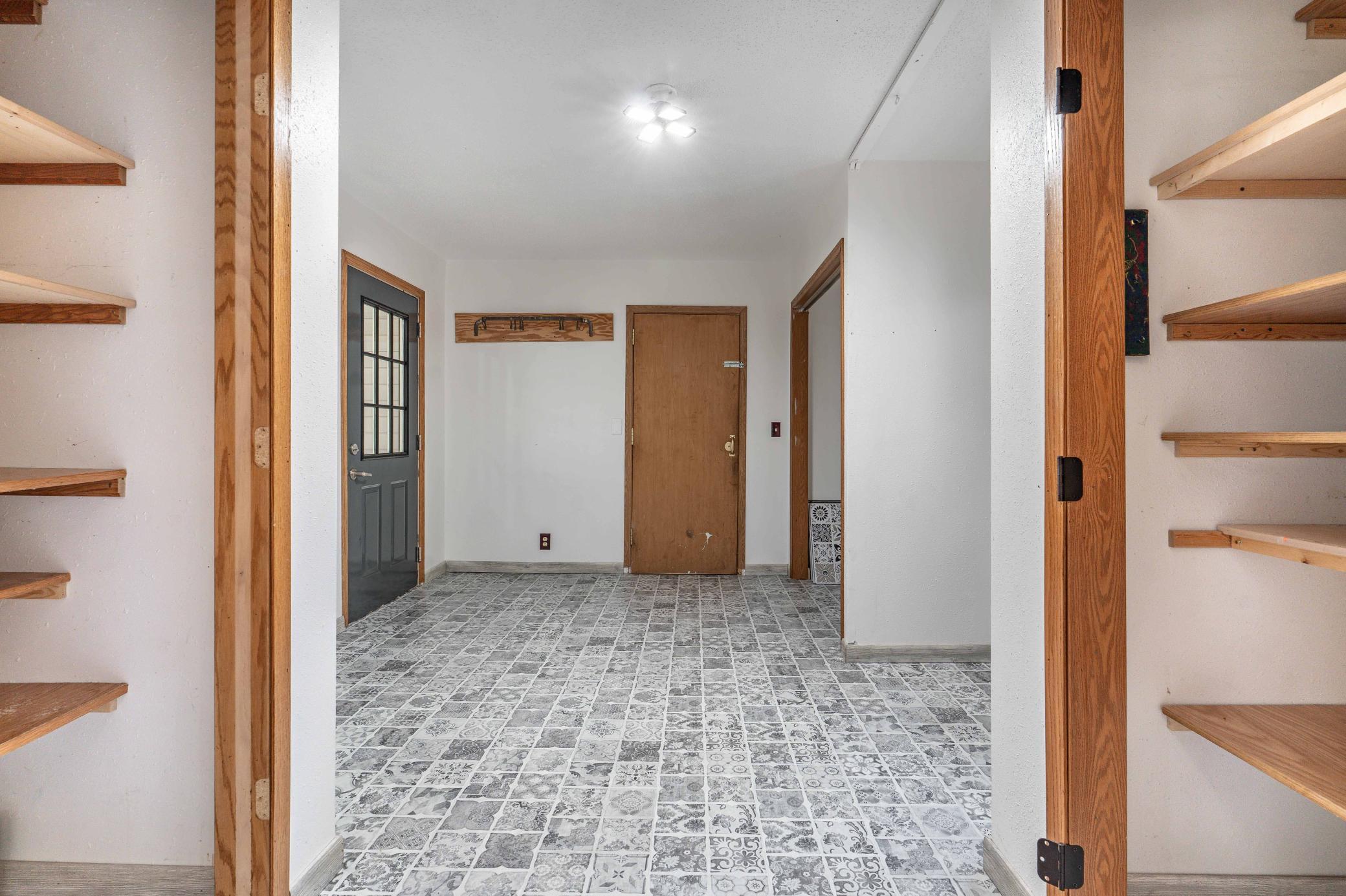 1960 single family home for sale at 408 2nd Street SE in Pelican Rapids, MN — 4 bed, 3 bath (photo 36 of 75)