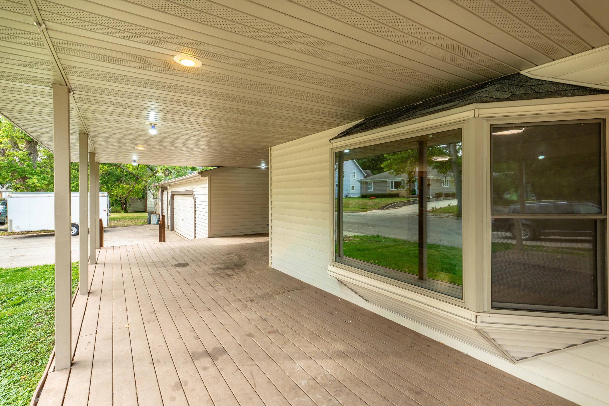 1960 single family home for sale at 408 2nd Street SE in Pelican Rapids, MN — 4 bed, 3 bath (photo 5 of 75)