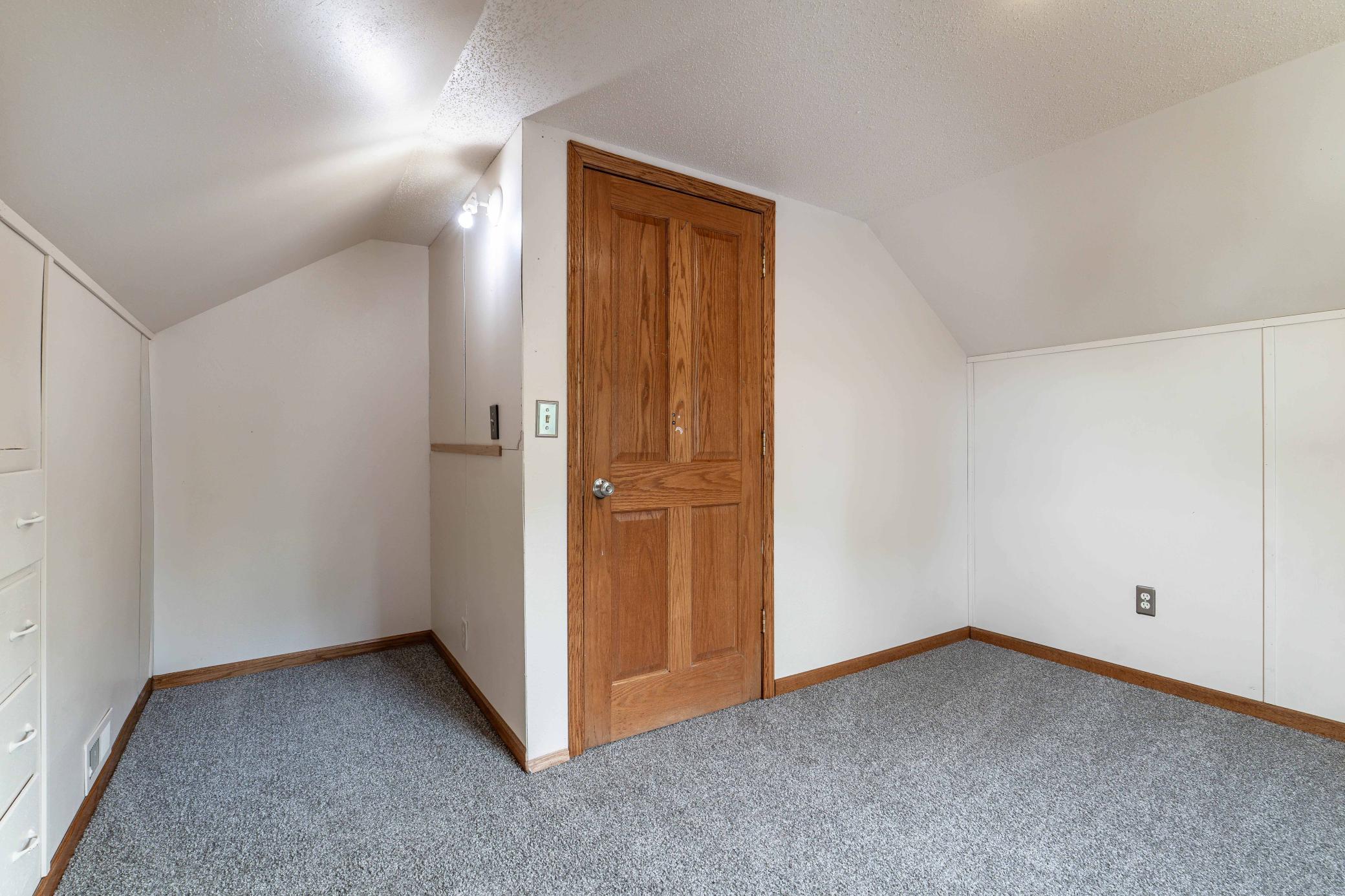 1960 single family home for sale at 408 2nd Street SE in Pelican Rapids, MN — 4 bed, 3 bath (photo 42 of 75)