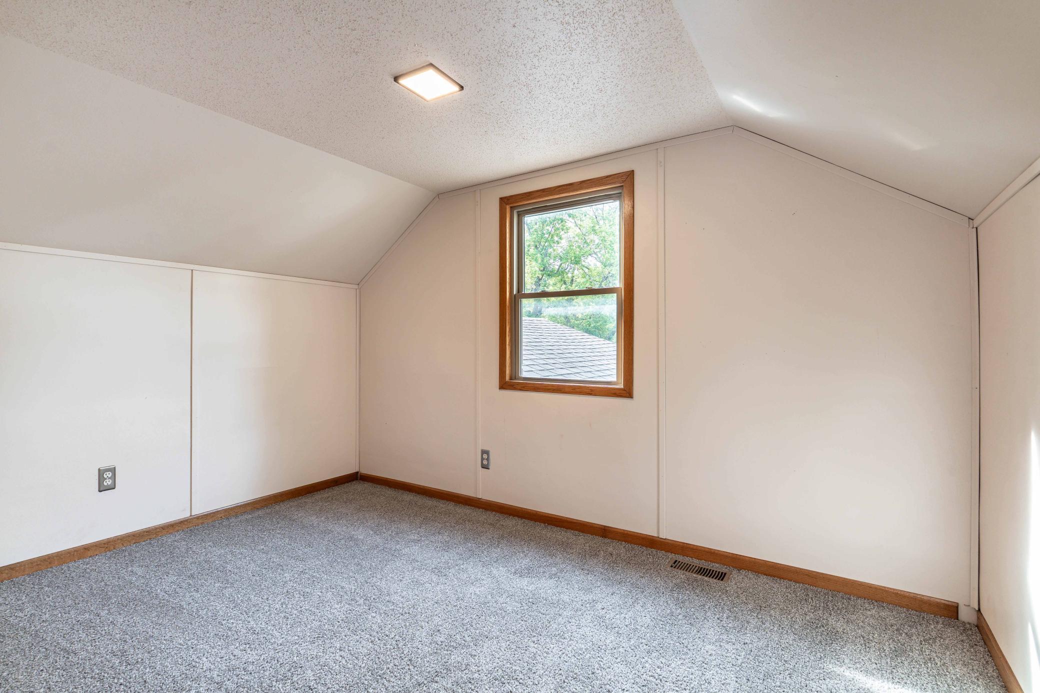 1960 single family home for sale at 408 2nd Street SE in Pelican Rapids, MN — 4 bed, 3 bath (photo 43 of 75)