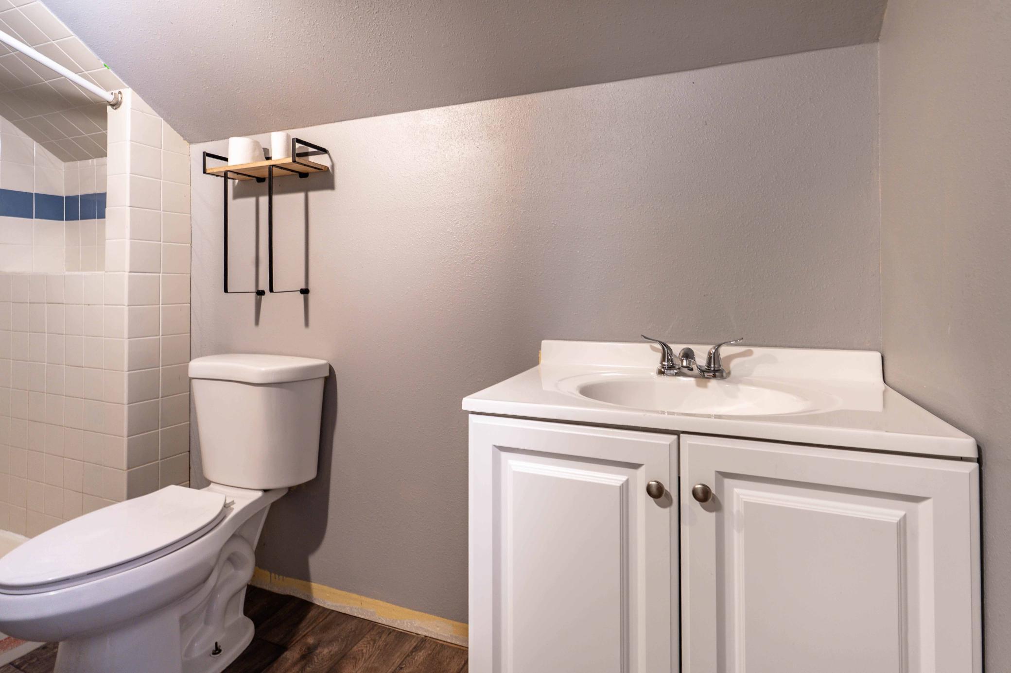 1960 single family home for sale at 408 2nd Street SE in Pelican Rapids, MN — 4 bed, 3 bath (photo 44 of 75)