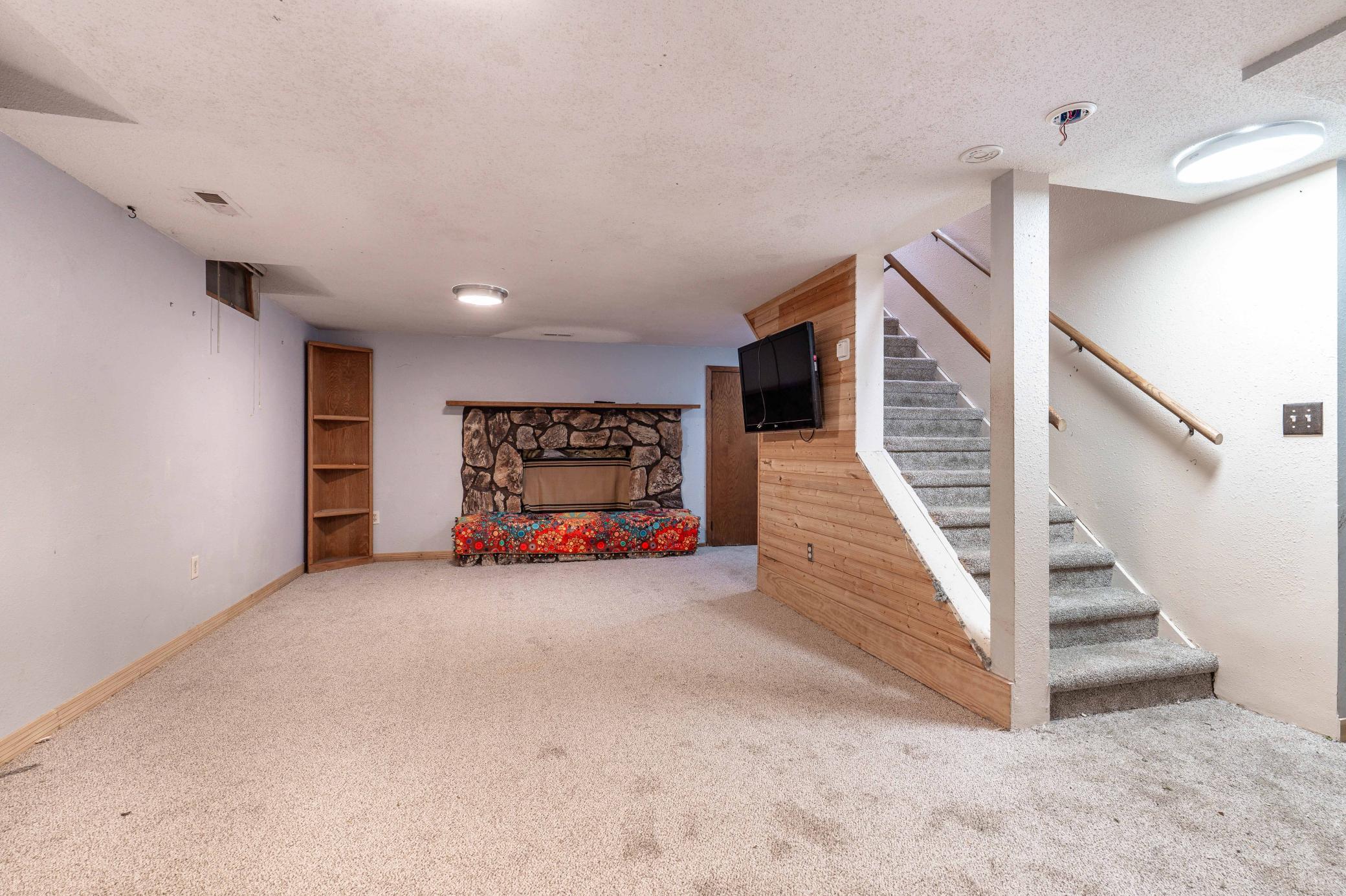 1960 single family home for sale at 408 2nd Street SE in Pelican Rapids, MN — 4 bed, 3 bath (photo 50 of 75)