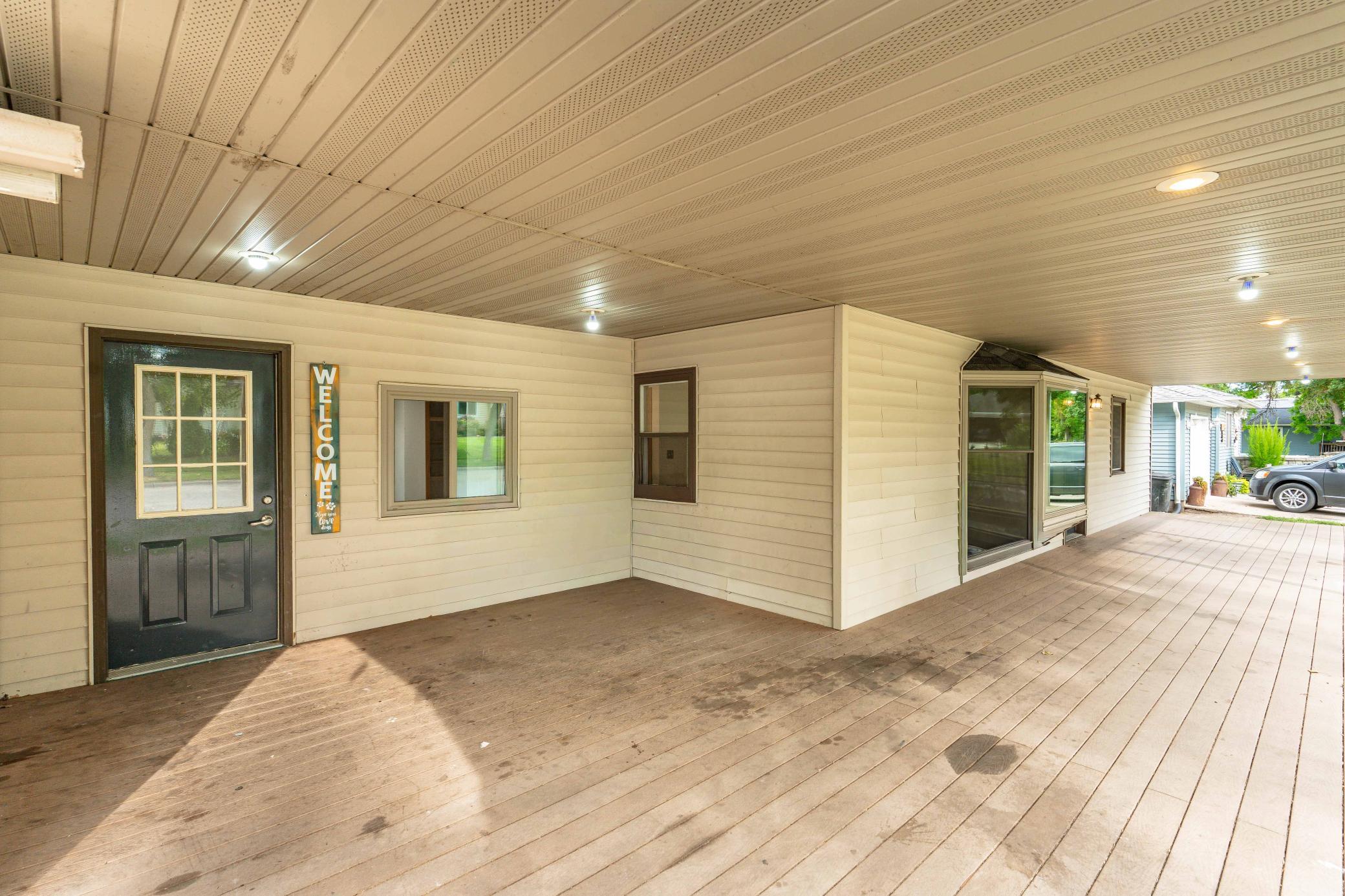 1960 single family home for sale at 408 2nd Street SE in Pelican Rapids, MN — 4 bed, 3 bath (photo 6 of 75)