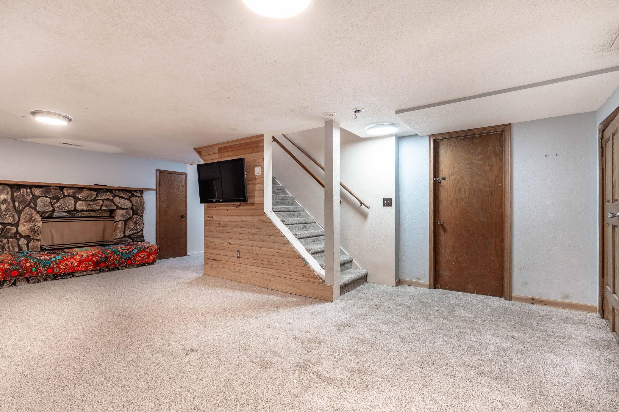 1960 single family home for sale at 408 2nd Street SE in Pelican Rapids, MN — 4 bed, 3 bath (photo 51 of 75)