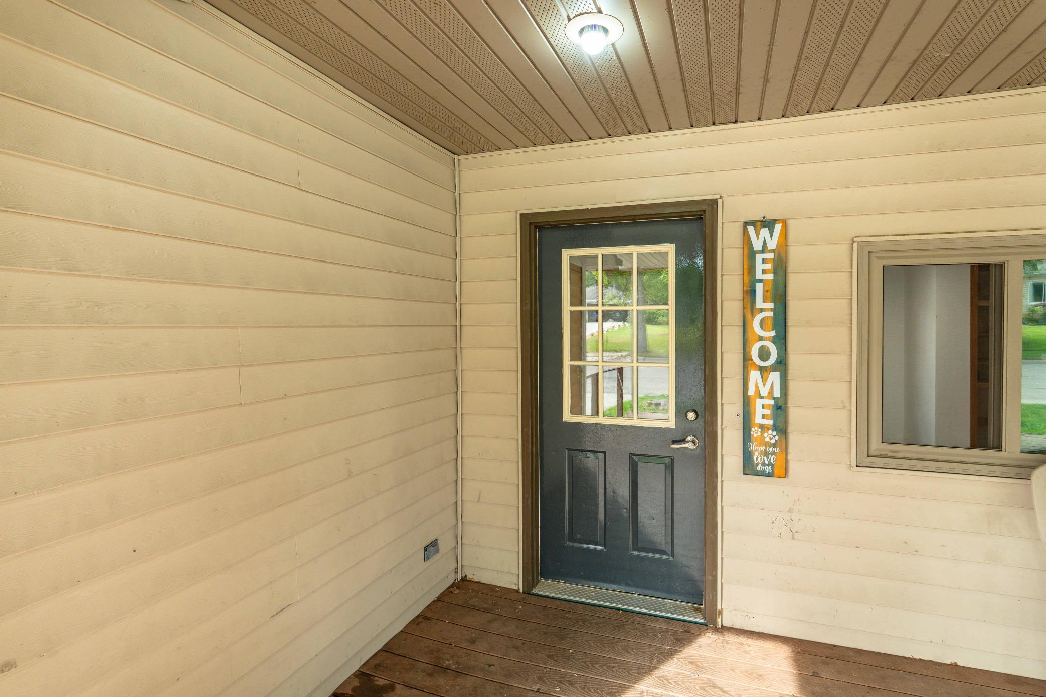 1960 single family home for sale at 408 2nd Street SE in Pelican Rapids, MN — 4 bed, 3 bath (photo 7 of 75)