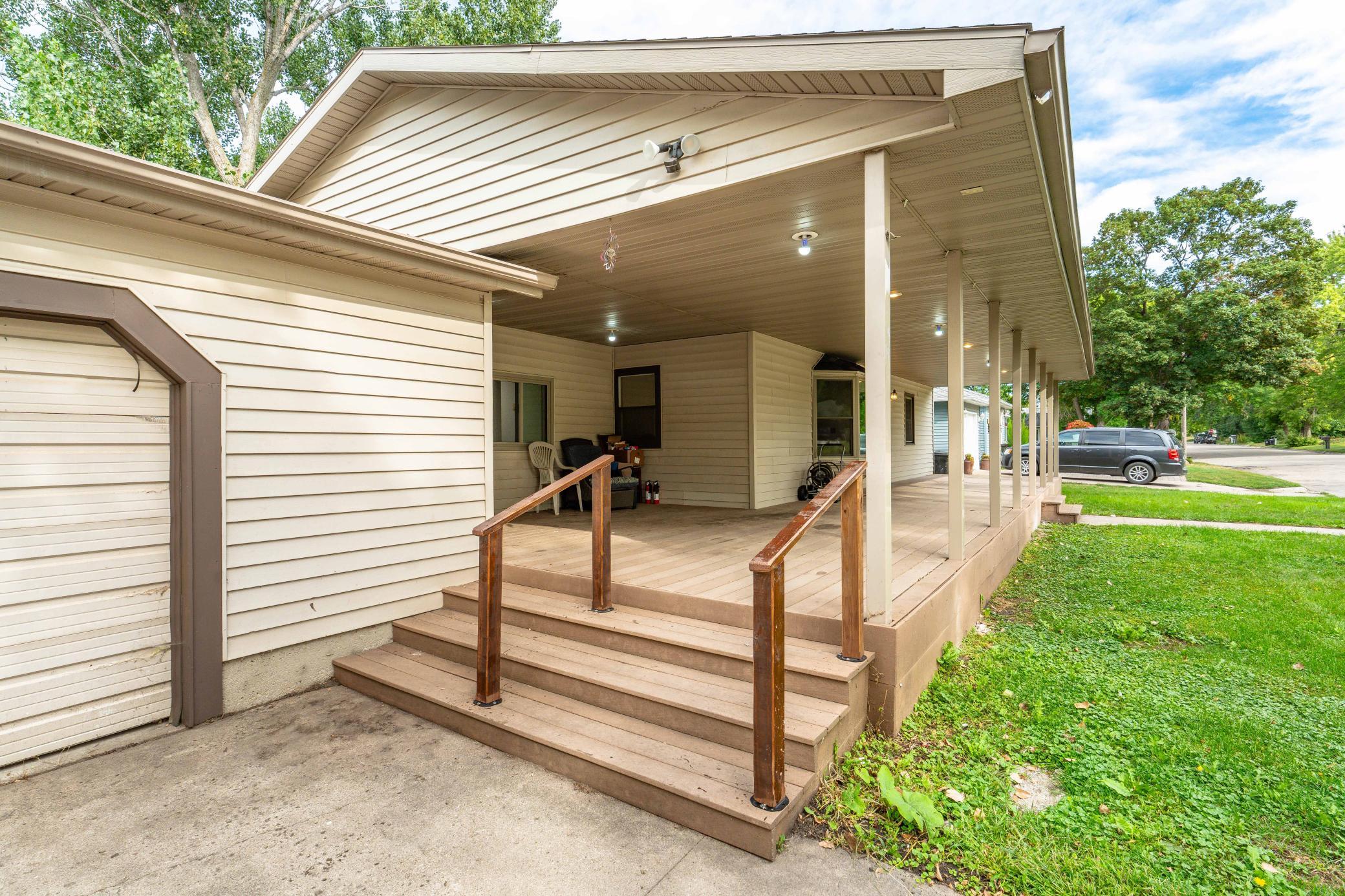 1960 single family home for sale at 408 2nd Street SE in Pelican Rapids, MN — 4 bed, 3 bath (photo 8 of 75)