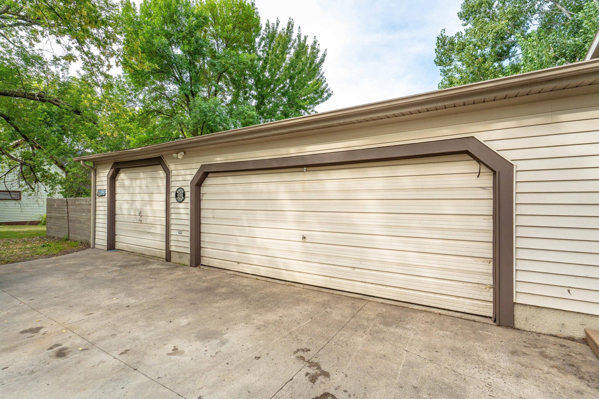 1960 single family home for sale at 408 2nd Street SE in Pelican Rapids, MN — 4 bed, 3 bath (photo 9 of 75)