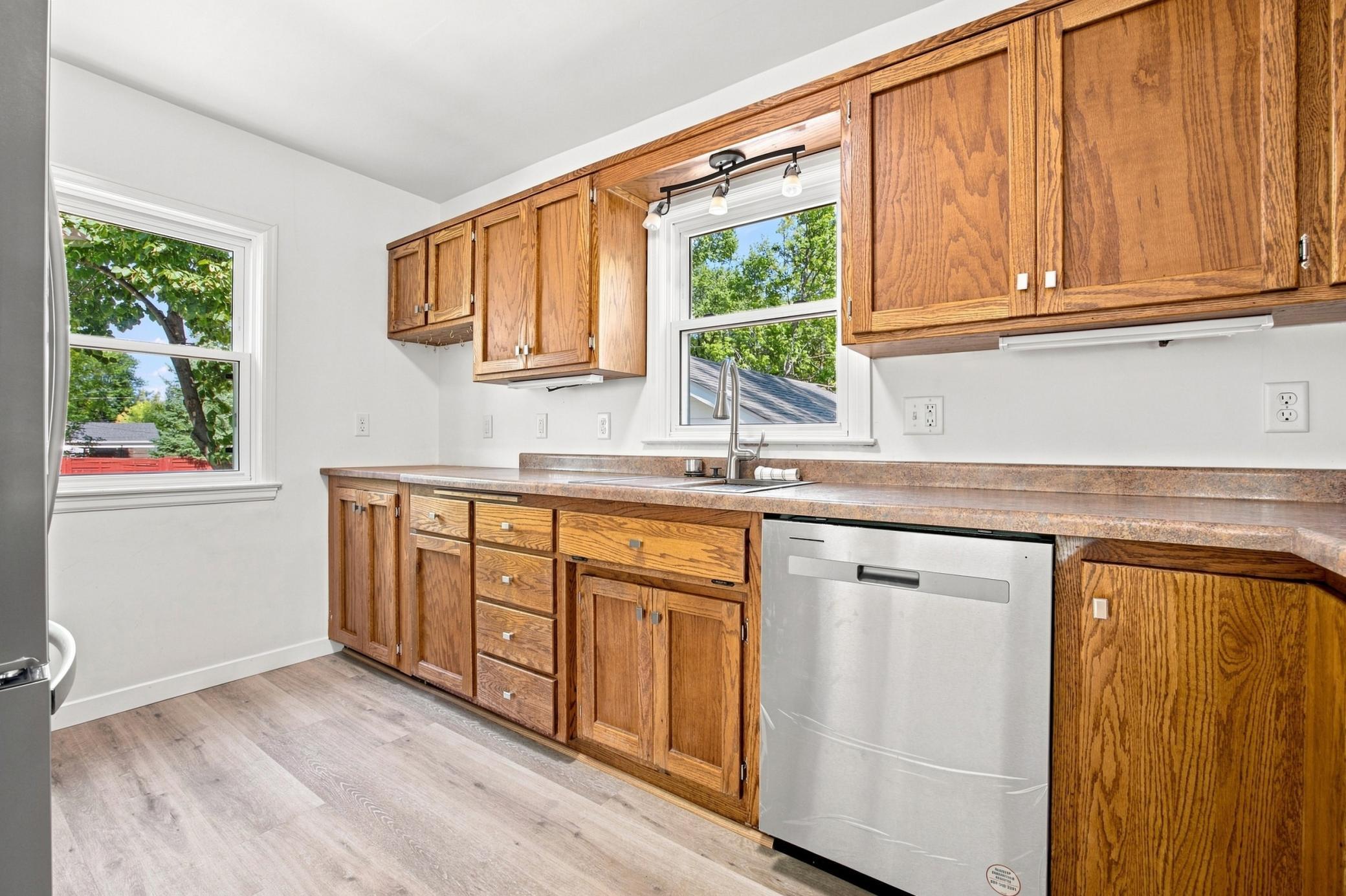 1948 single family home for sale at 1102 2nd Street S in Moorhead, MN — 4 bed, 2 bath (photo 11 of 44)