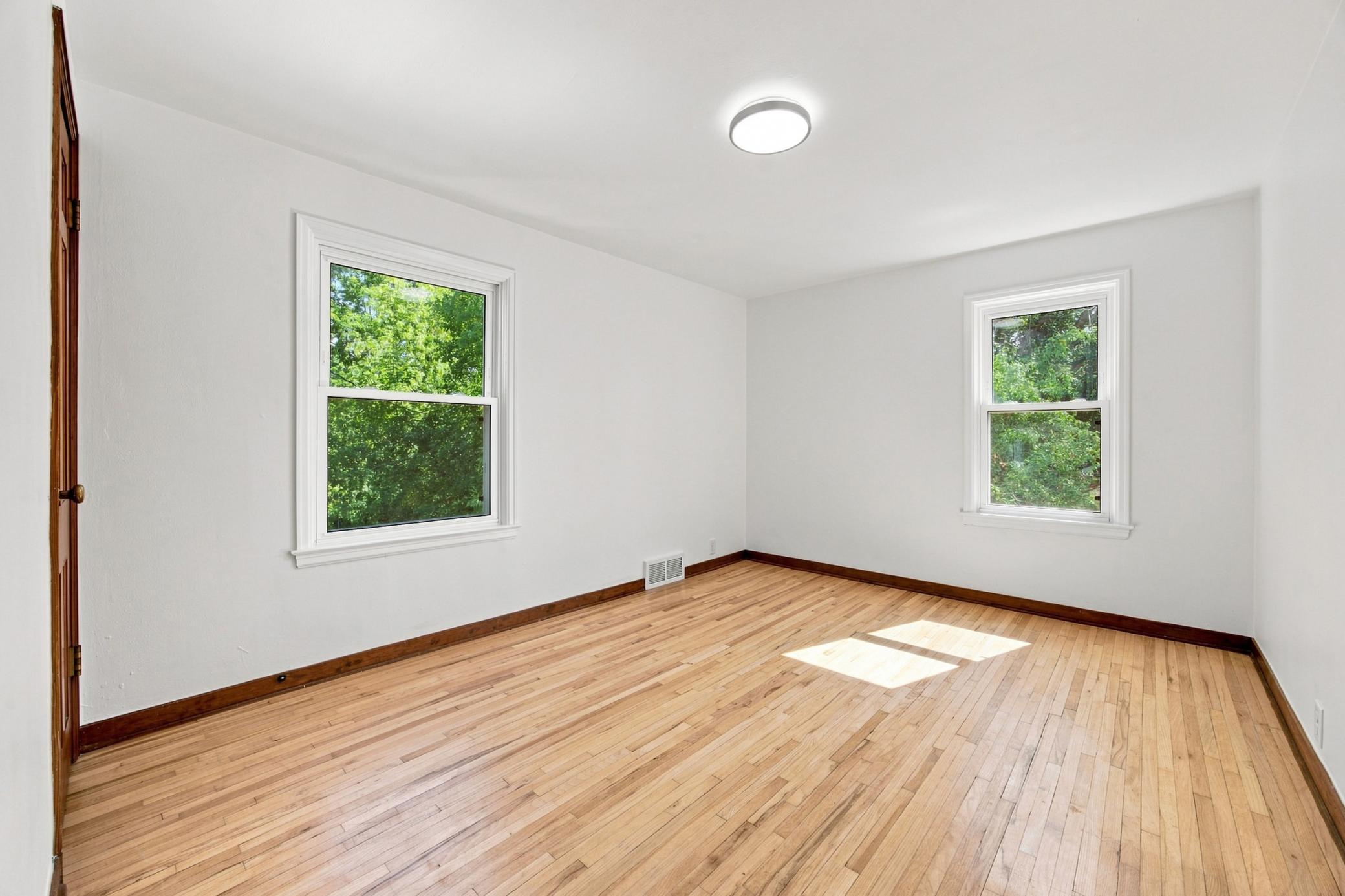 1948 single family home for sale at 1102 2nd Street S in Moorhead, MN — 4 bed, 2 bath (photo 14 of 44)