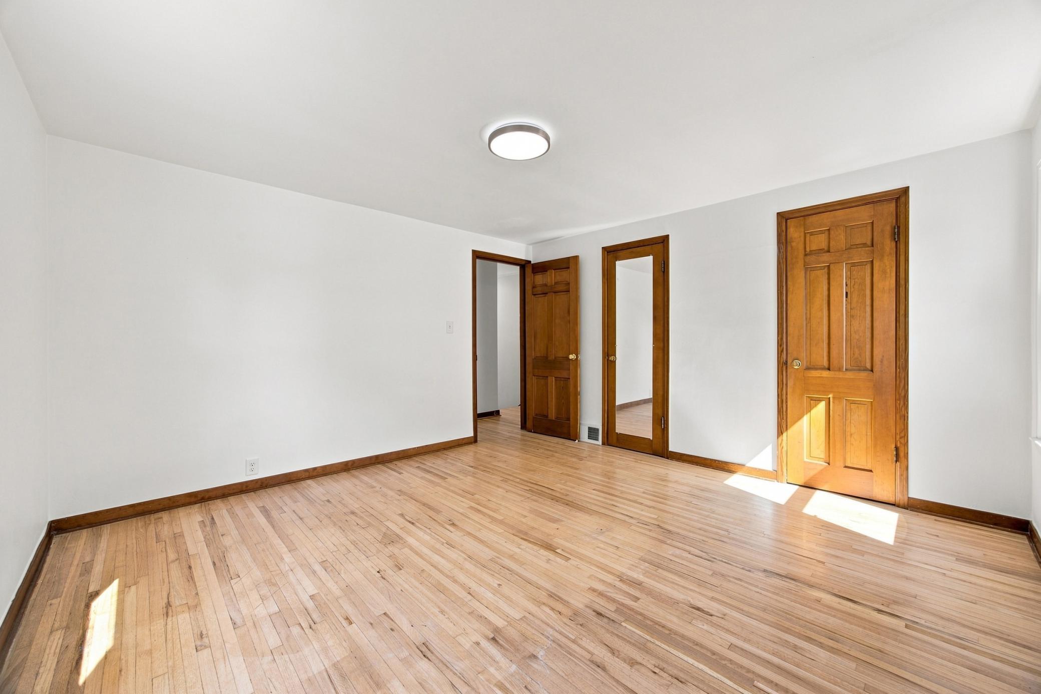 1948 single family home for sale at 1102 2nd Street S in Moorhead, MN — 4 bed, 2 bath (photo 17 of 44)