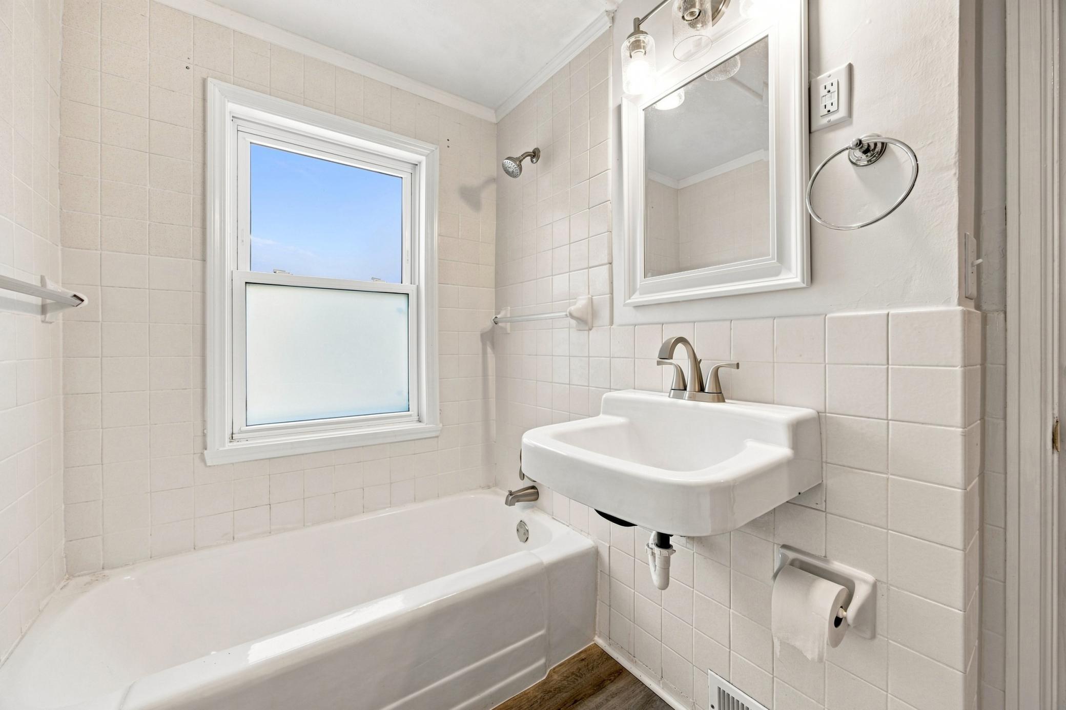1948 single family home for sale at 1102 2nd Street S in Moorhead, MN — 4 bed, 2 bath (photo 20 of 44)