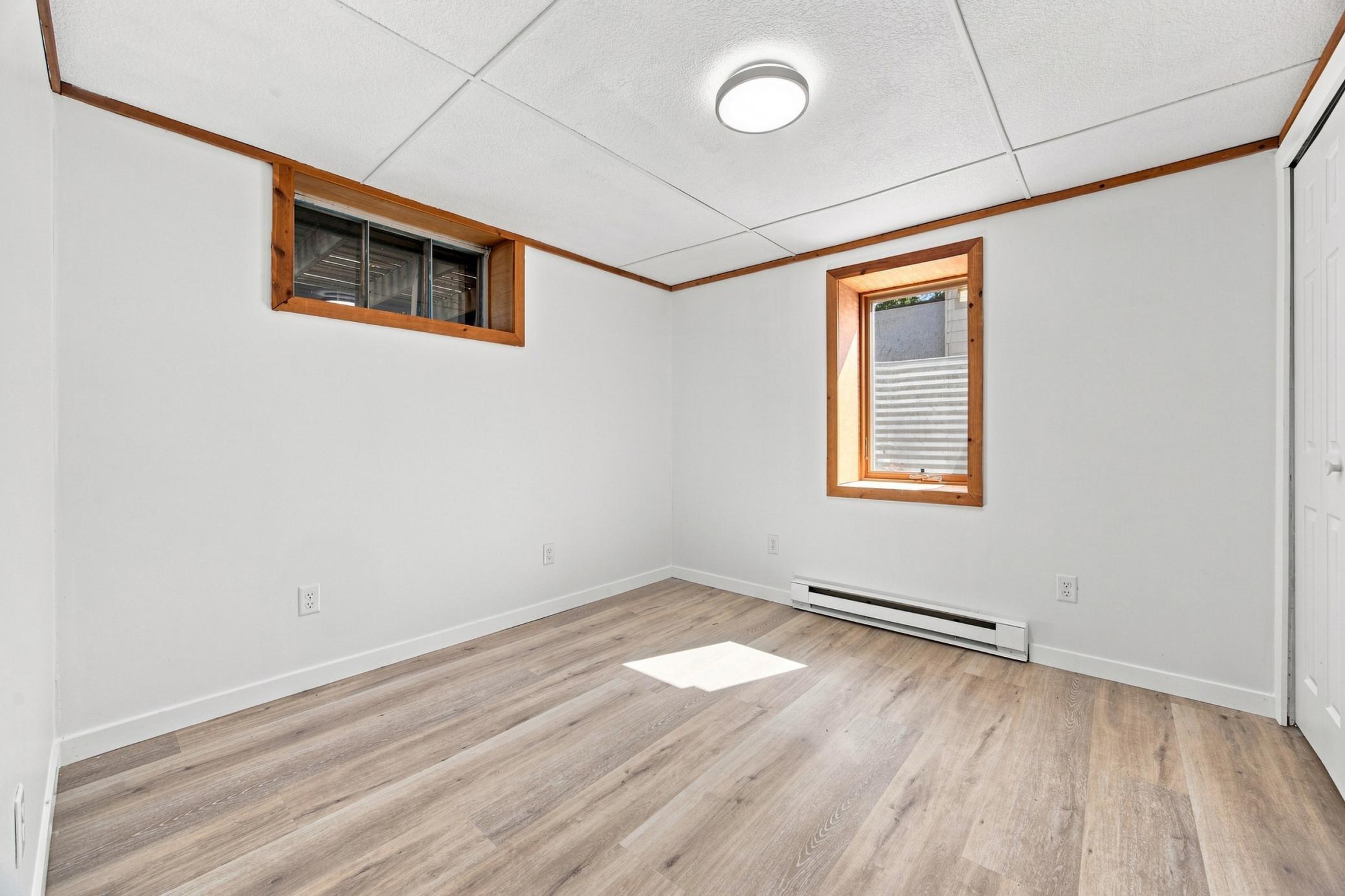 1948 single family home for sale at 1102 2nd Street S in Moorhead, MN — 4 bed, 2 bath (photo 24 of 44)