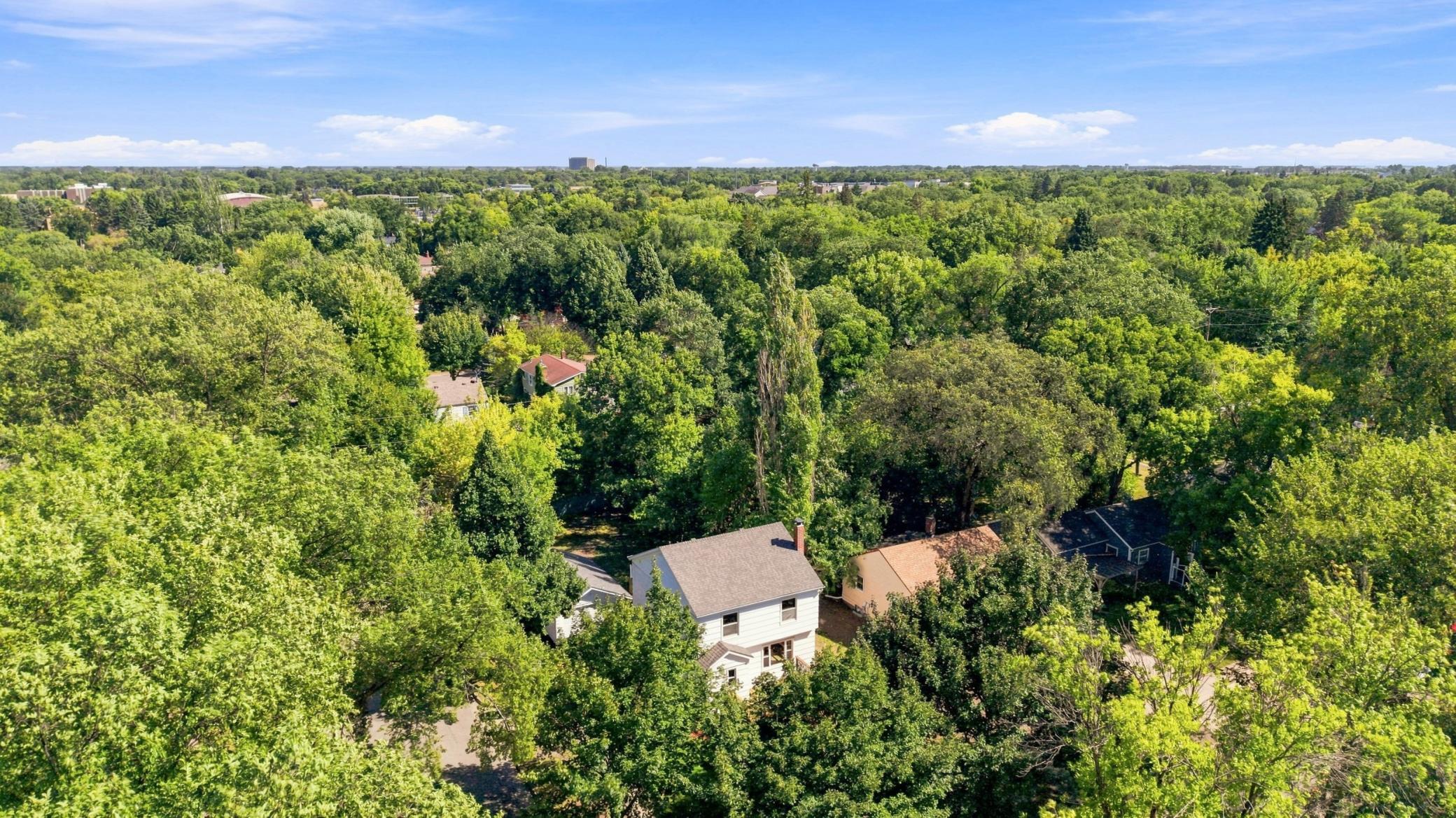 1948 single family home for sale at 1102 2nd Street S in Moorhead, MN — 4 bed, 2 bath (photo 39 of 44)