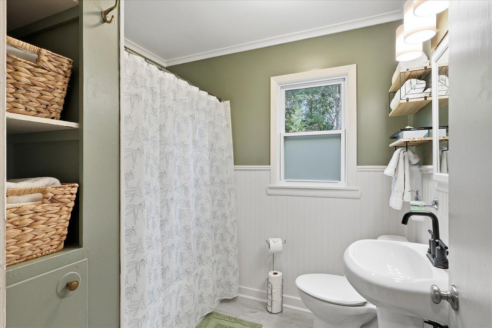 1968 single family home for sale at 28294 E Bass Lake Road in Grand Rapids, MN — 3 bed, 2 bath (photo 11 of 27)