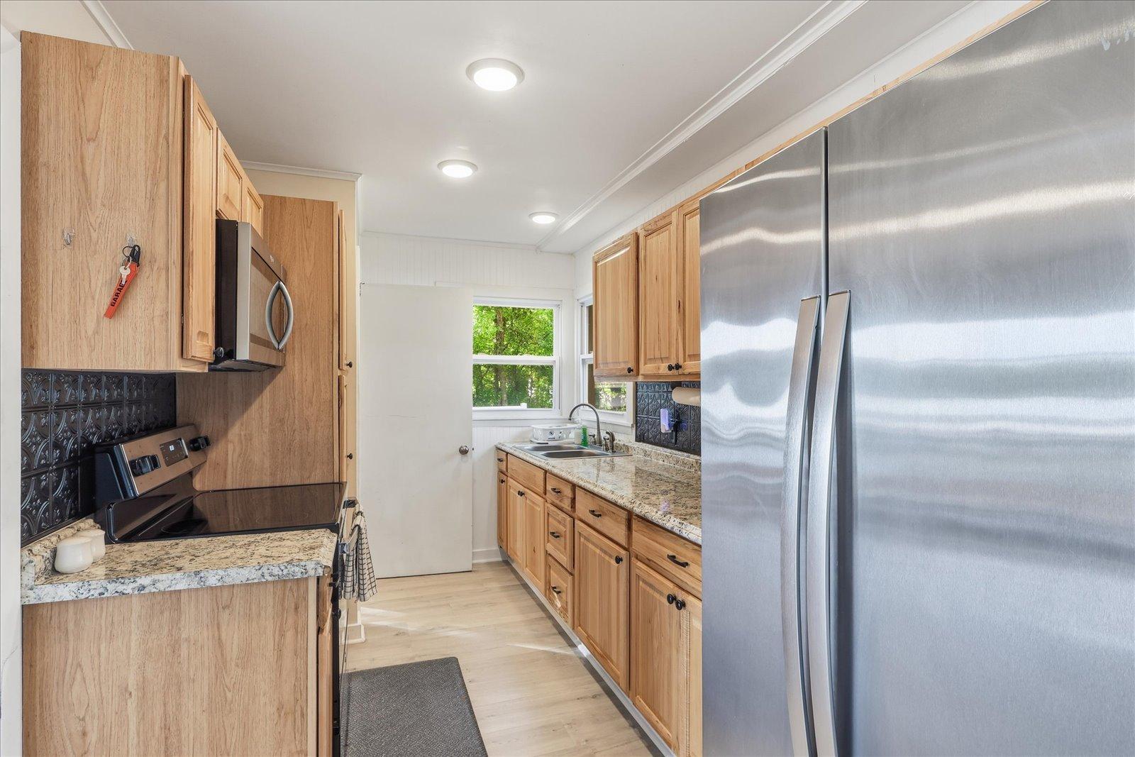 1968 single family home for sale at 28294 E Bass Lake Road in Grand Rapids, MN — 3 bed, 2 bath (photo 9 of 27)