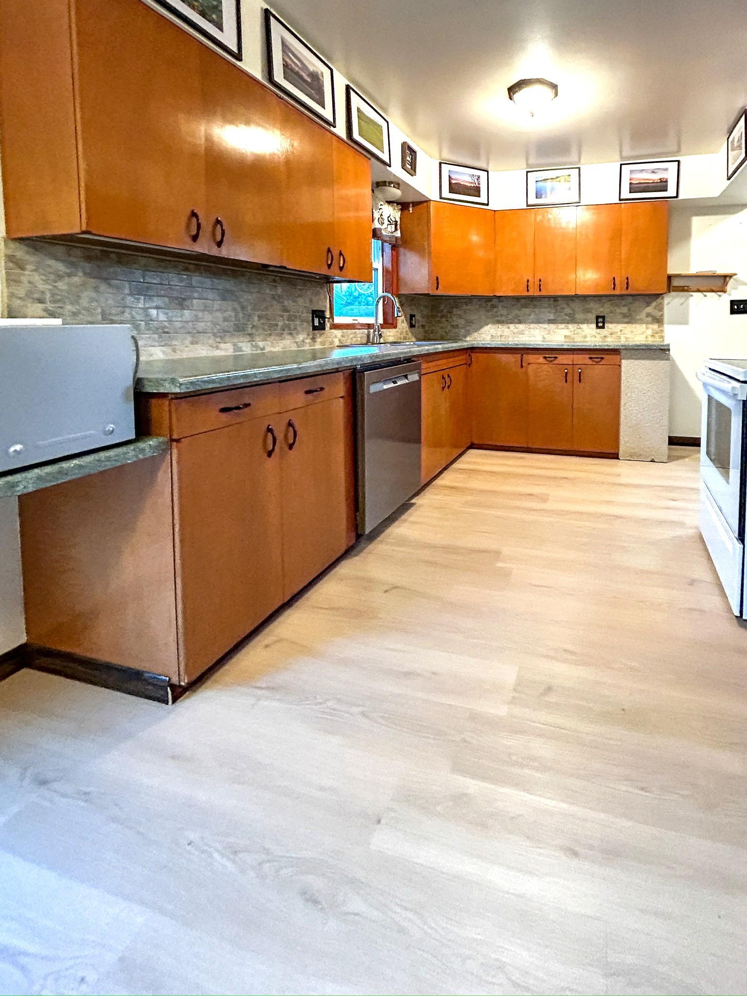 1966 single family home for sale at 816 Foss Avenue N in Fosston, MN — 4 bed, 2 bath (photo 4 of 31)