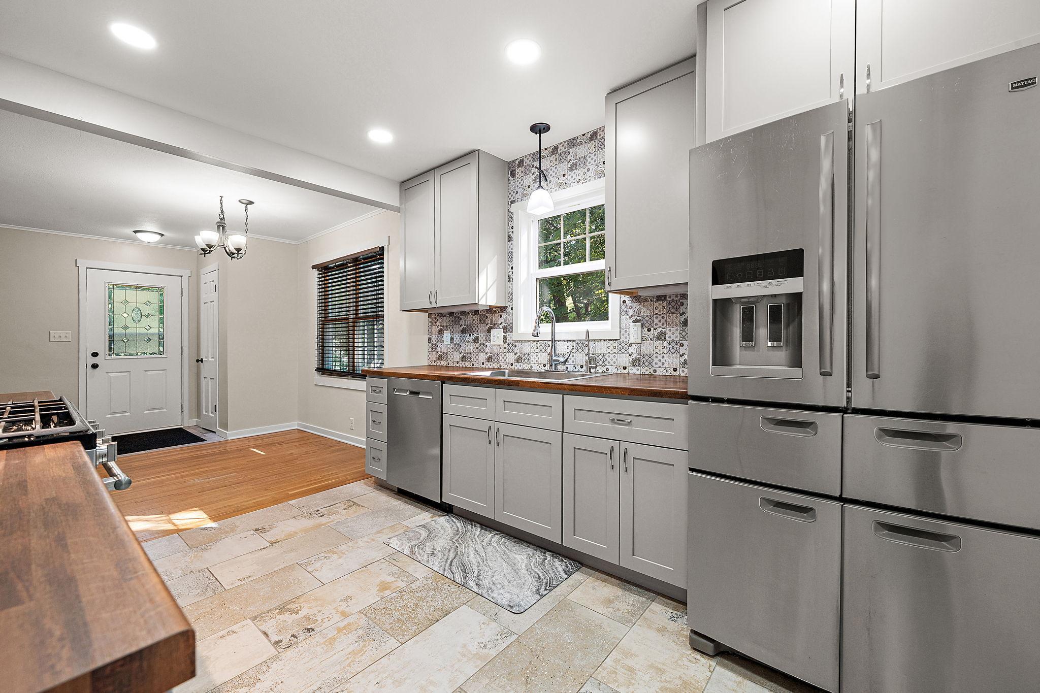 1952 single family home for sale at 320 Fingal Drive in Alexandria, MN — 4 bed, 2 bath (photo 11 of 41)