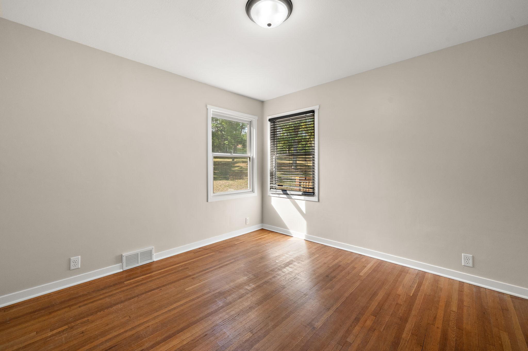 1952 single family home for sale at 320 Fingal Drive in Alexandria, MN — 4 bed, 2 bath (photo 18 of 41)