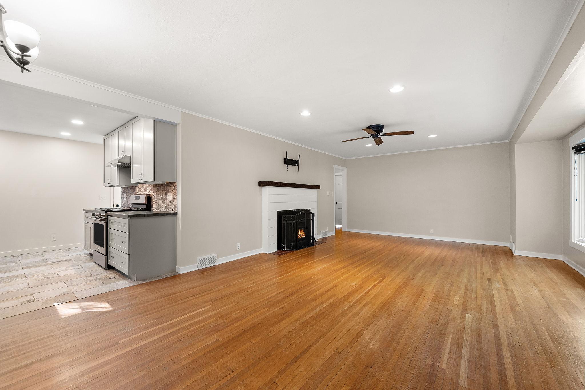1952 single family home for sale at 320 Fingal Drive in Alexandria, MN — 4 bed, 2 bath (photo 5 of 41)