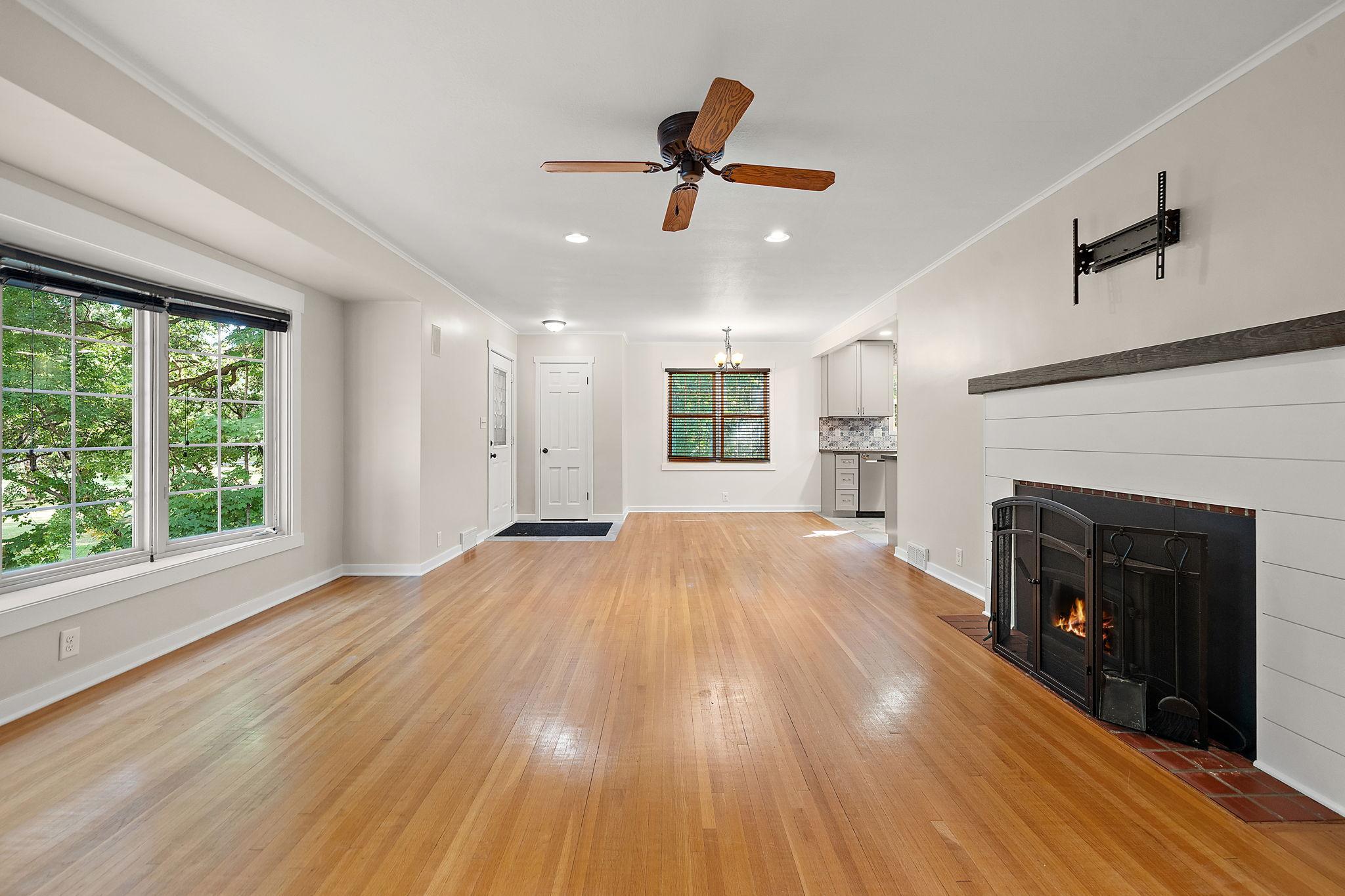 1952 single family home for sale at 320 Fingal Drive in Alexandria, MN — 4 bed, 2 bath (photo 7 of 41)