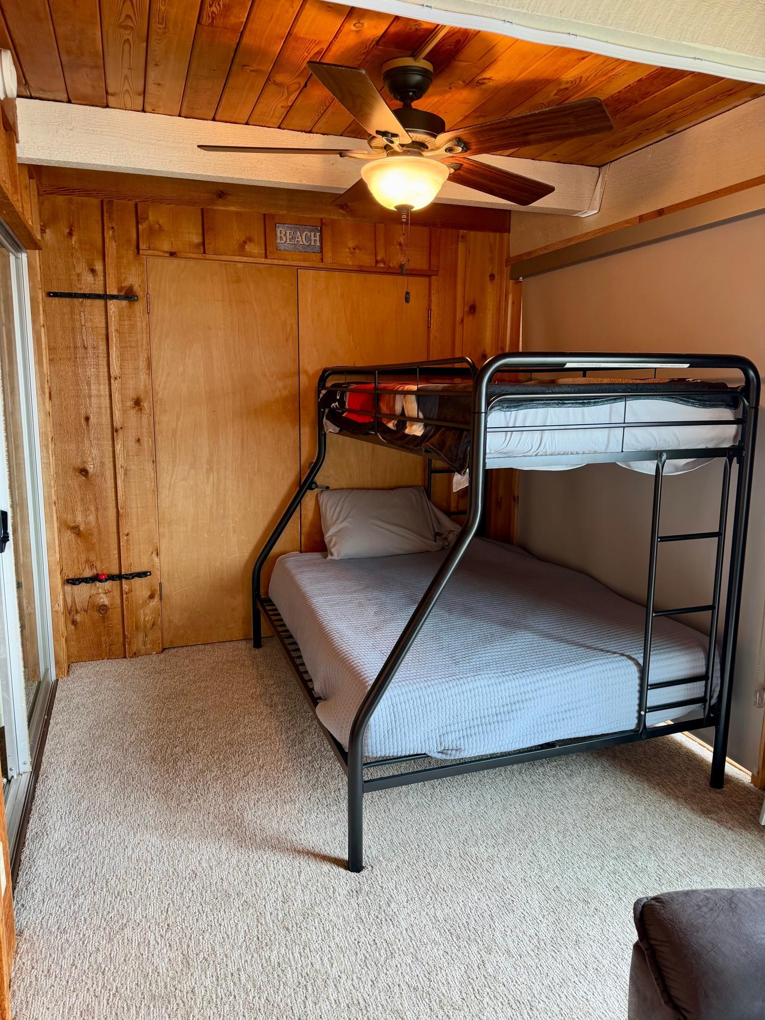 1970 single family home for sale at 9151 Breezy Point Drive, Unit 418 in Breezy Point, MN — 2 bed, 1 bath (photo 10 of 27)