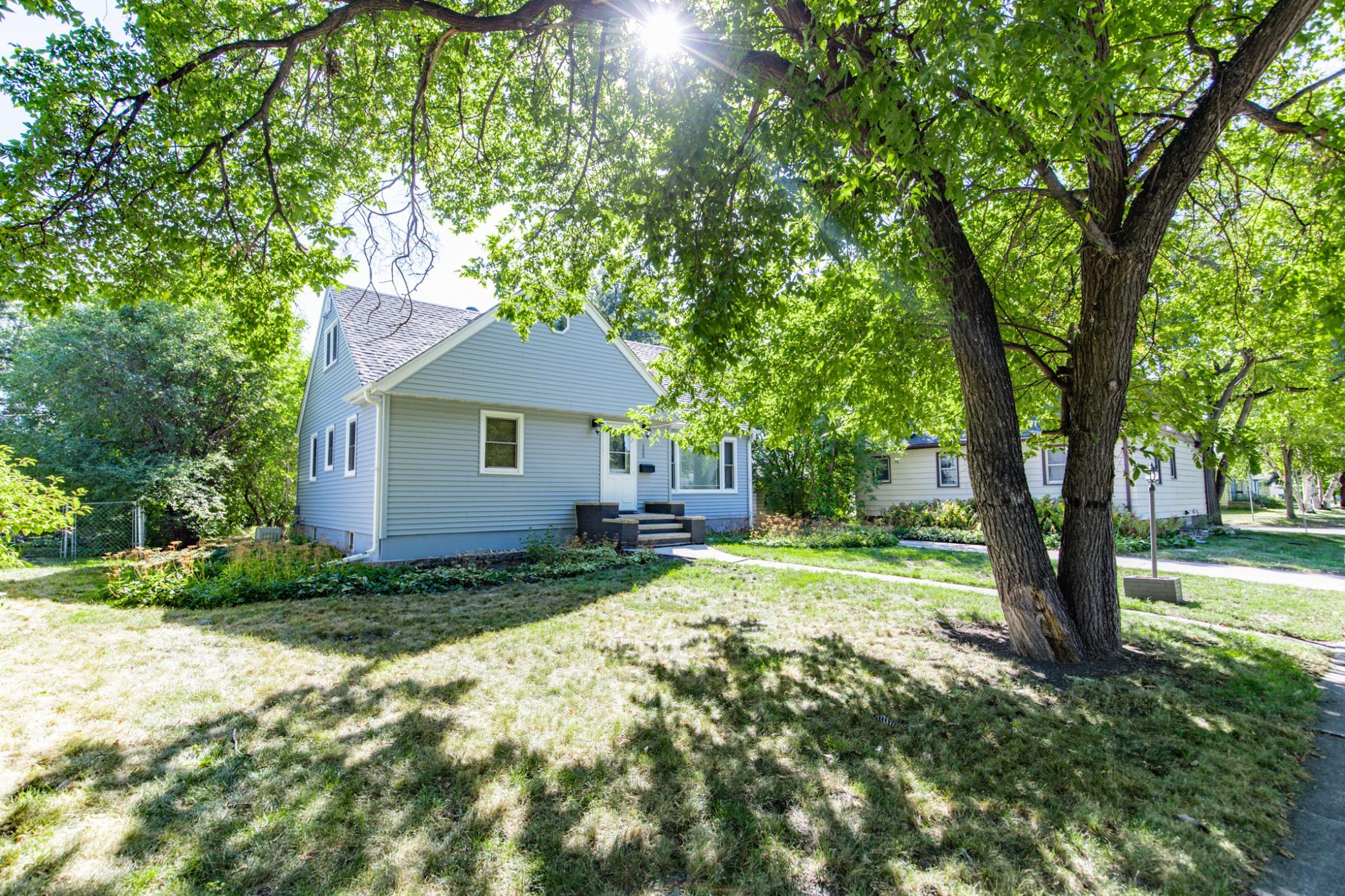 1948 single family home for sale at 1320 5th Street S in Moorhead, MN — 6 bed, 3 bath (photo 2 of 34)