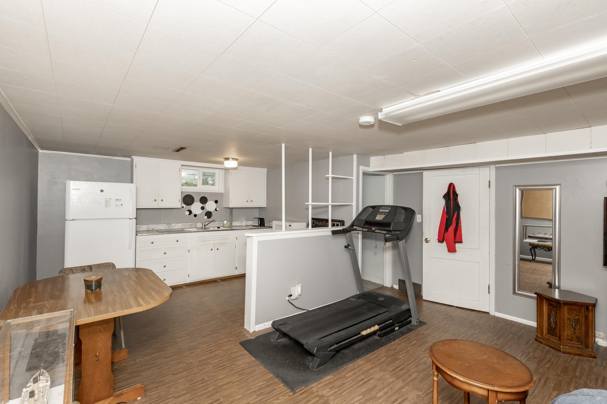1948 single family home for sale at 1320 5th Street S in Moorhead, MN — 6 bed, 3 bath (photo 16 of 34)
