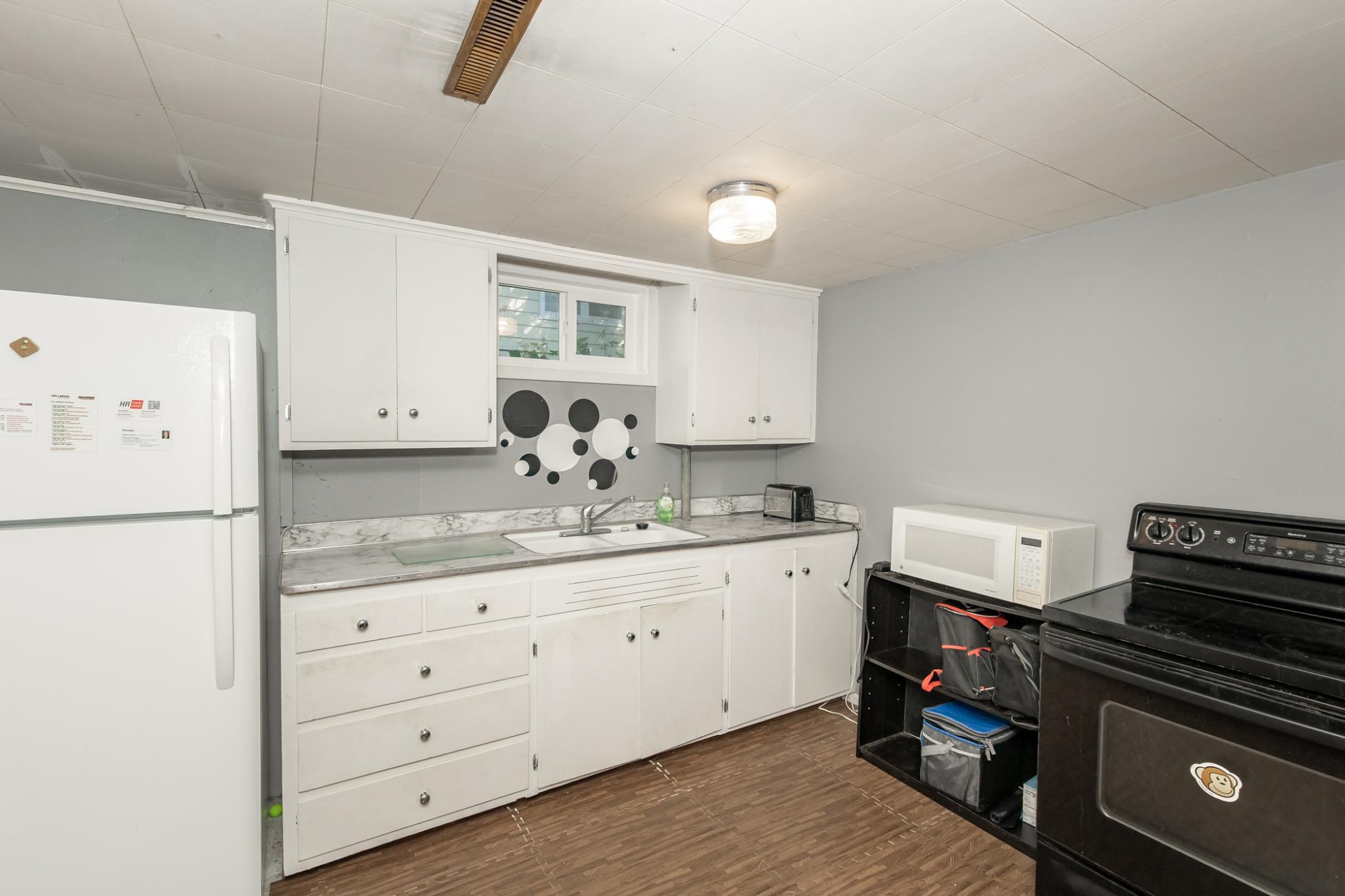1948 single family home for sale at 1320 5th Street S in Moorhead, MN — 6 bed, 3 bath (photo 18 of 34)